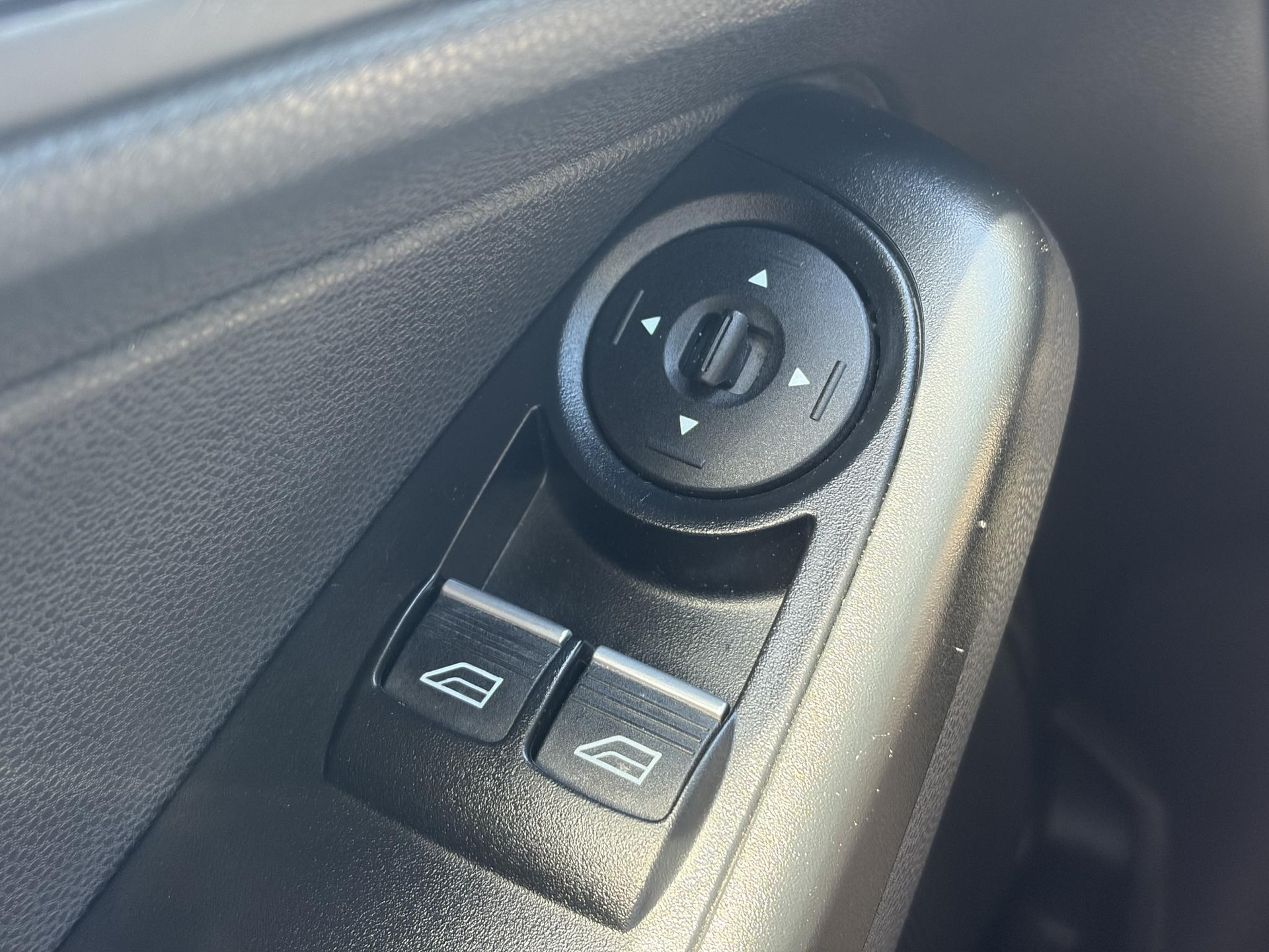 Ford Fiesta 1.0 Style Navi,Airco,5 Deurs,N.A.P,Zeer Zuinig,Apk tot 11-2026