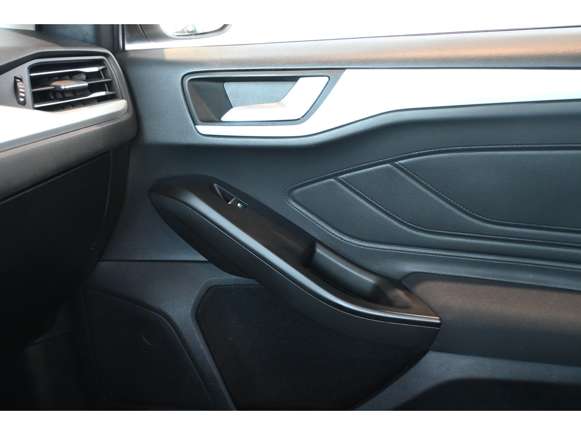 Ford Focus Wagon 1.5 EcoBlue Trend Edition Business Nap! Clima Cruise control Navigatie PDC 1e Eigenaar! Inruil Mogelijk!
