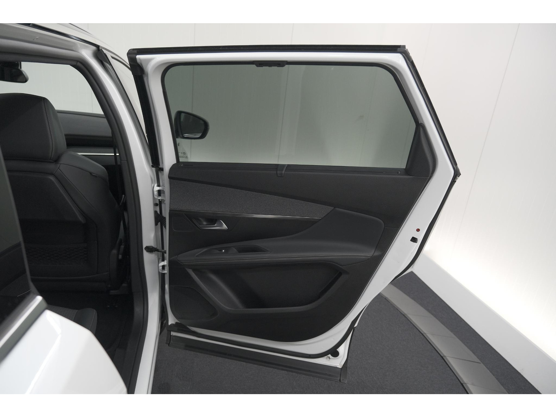 Peugeot 5008 PureTech 130 EAT8 GT-Line | Schuif-/Kanteldak | Trekhaak | Elektrische Kofferklep | Camera