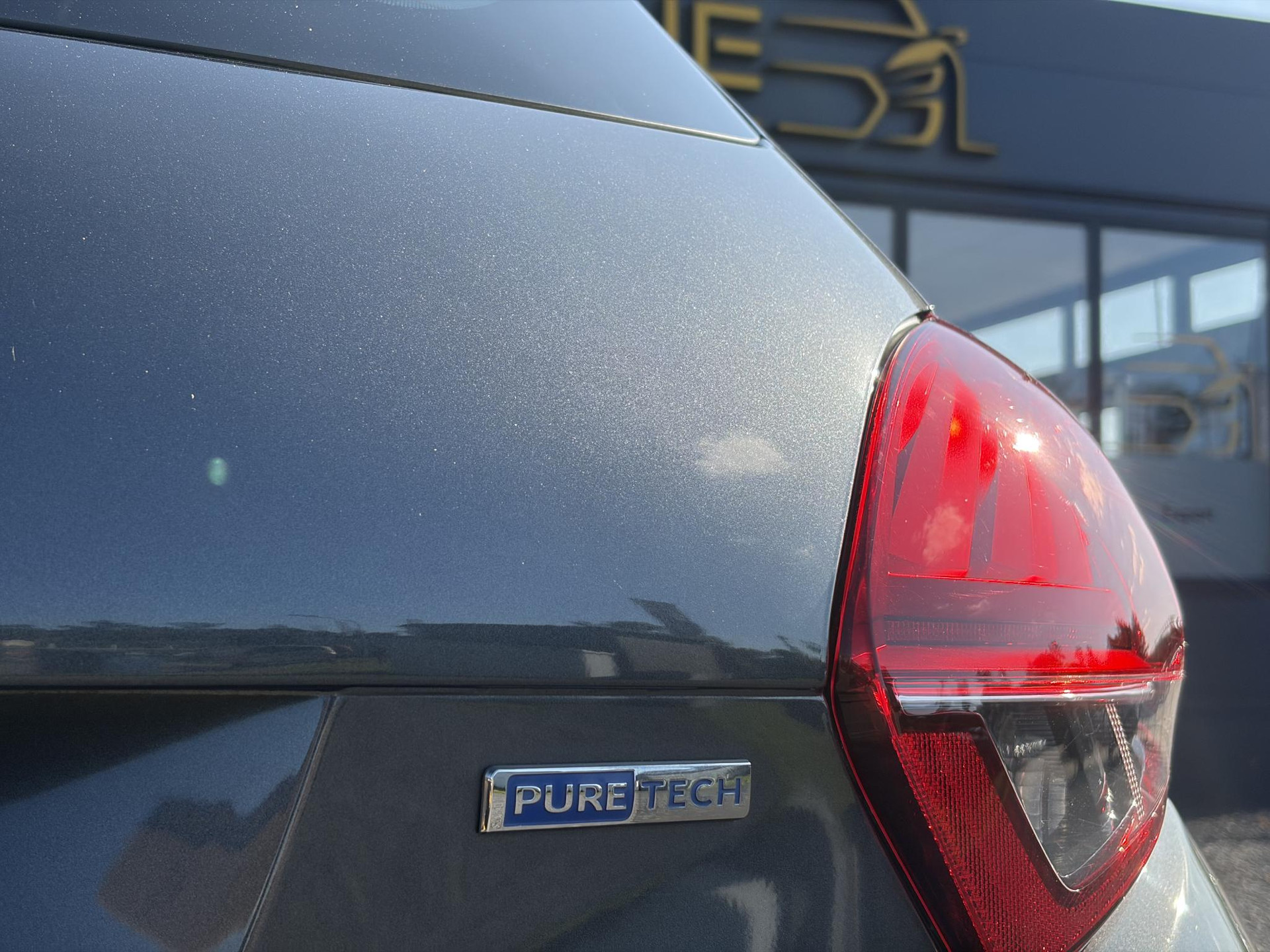 Peugeot 208 1.2 PureTech Blue Lion ✓1e Eigenaar✓Navi✓Trekhaak✓Carplay✓Airco✓Cruise✓Pdc✓5 Deurs✓N.A.P✓Apk tot 09-2027