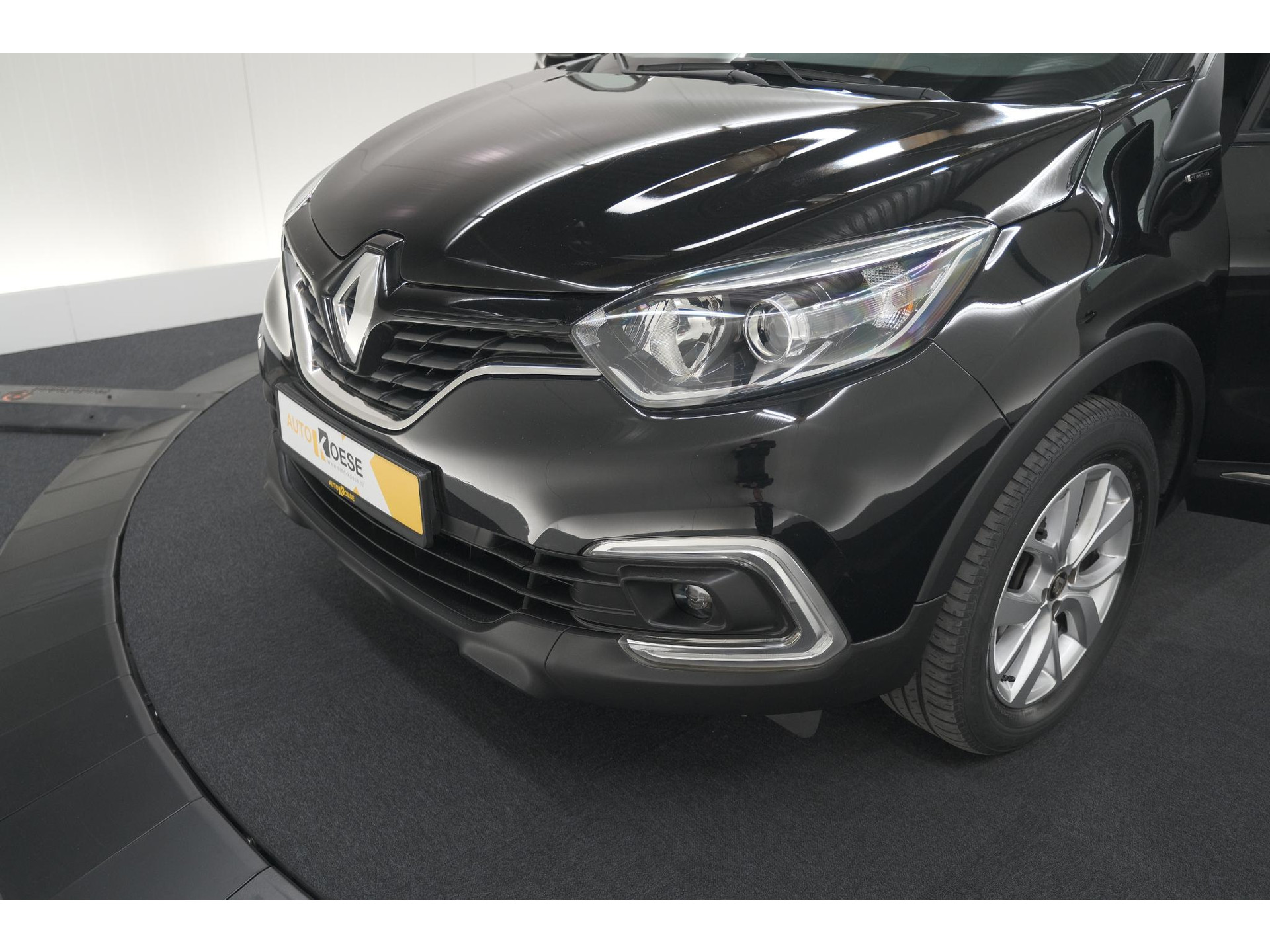 Renault Captur TCe 90 Limited | Trekhaak | Navigatie | Parkeersensoren