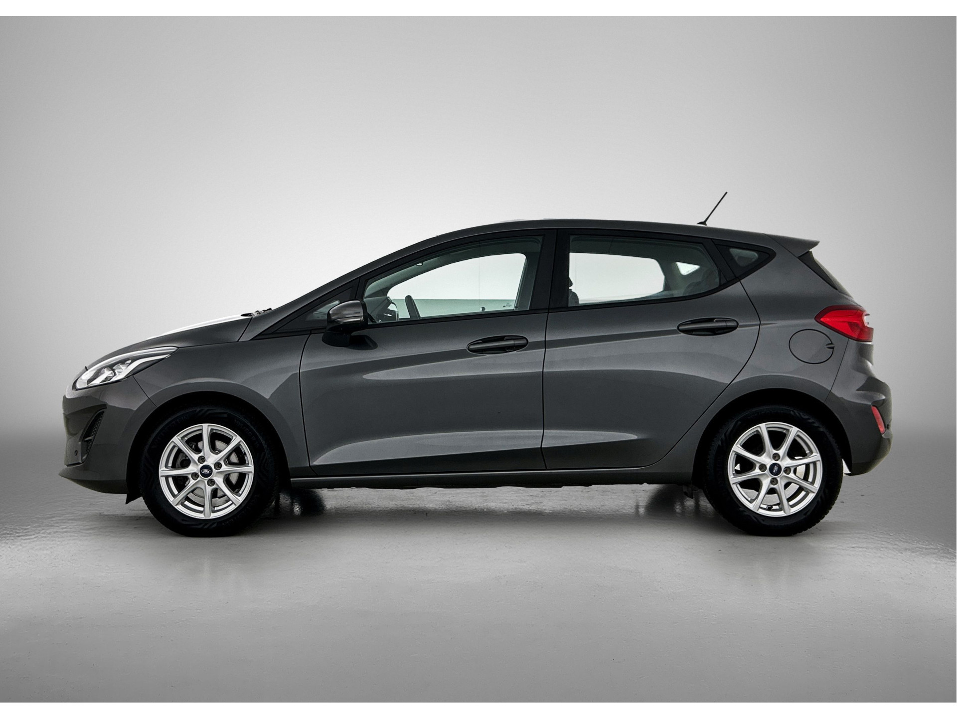 Ford Fiesta Trend 86PK | LM VELGEN | VERWARMDE VOORRUIT | PARK. SENSOREN