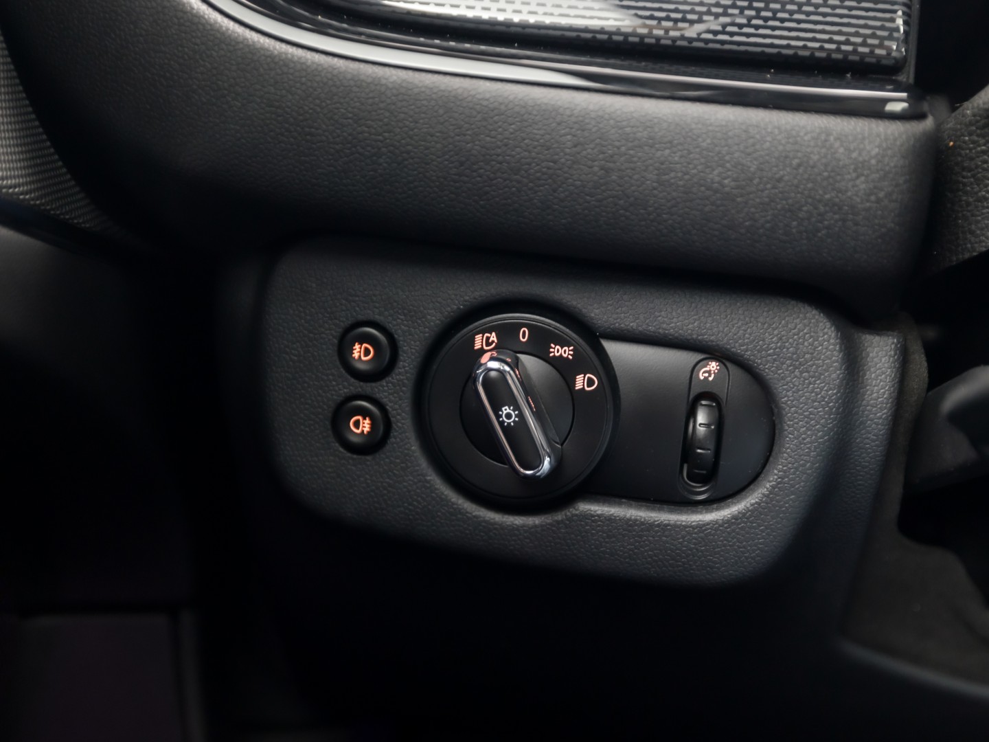 MINI Clubman 2.0 Cooper S Chilli 192Pk Automaat (PANORAMADAK, GROOT NAVI, MEMORY SEAT, LEDER, HARMAN/KARDON, CAMERA, STOELVERWARMING, LED KOPLAMPEN, NIEUWSTAAT)