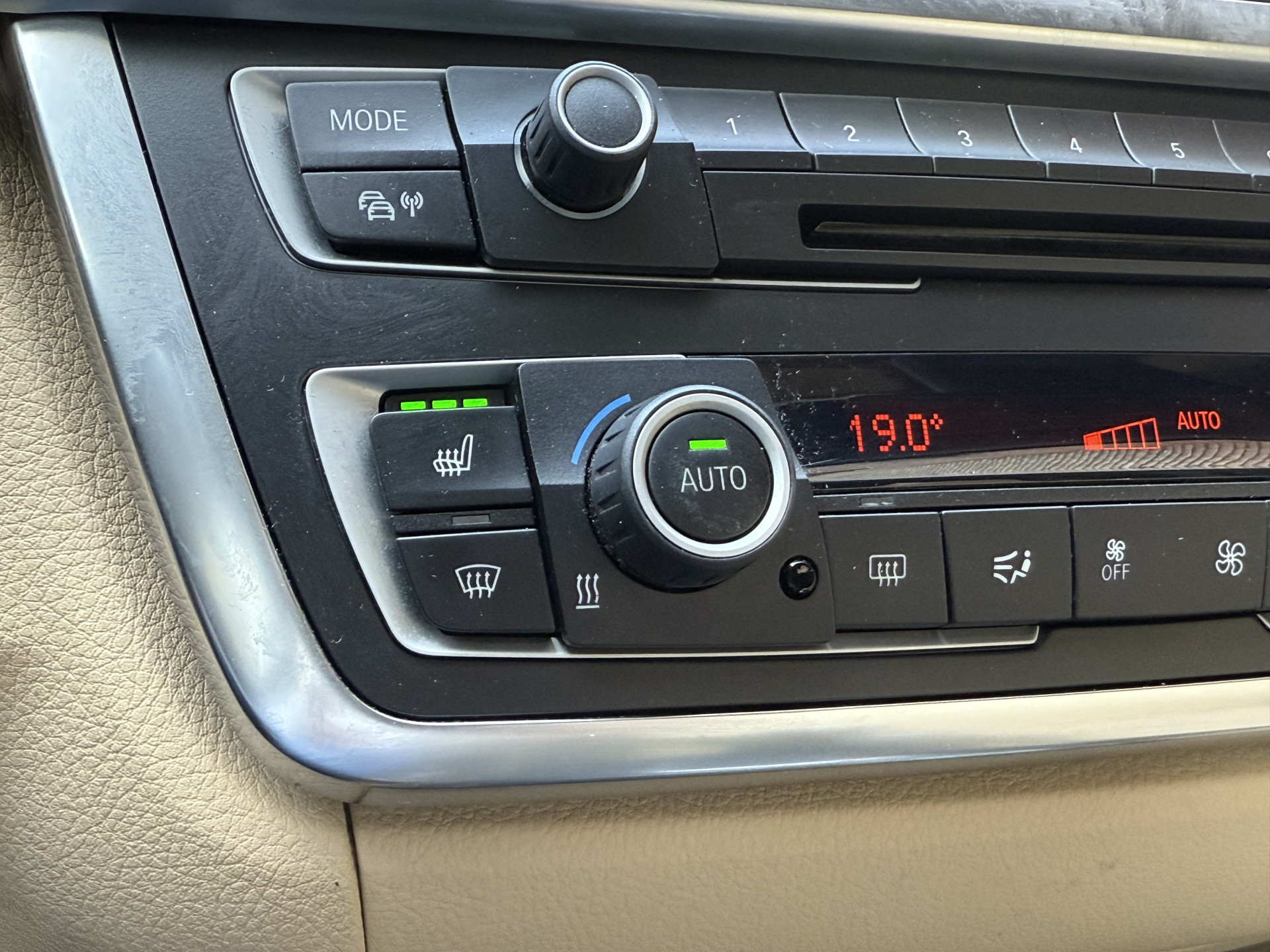BMW 3-serie Gran Turismo 320i GT Luxury | Panoramadak | Leder | Carplay | Navi | Stoelverwarming