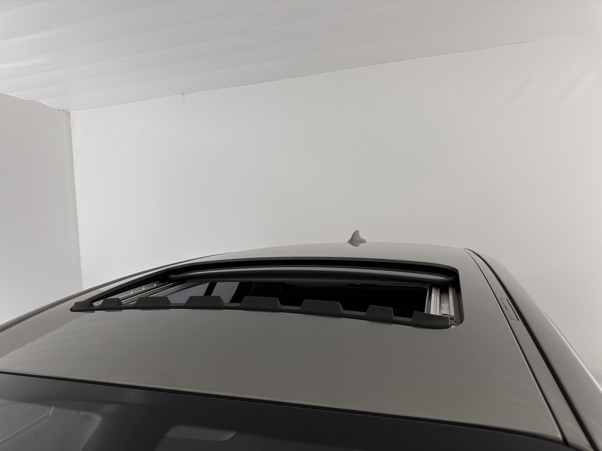 BMW 1-serie 116d EDE Corporate Lease Sport ⚠️GEARBOX AUDIBLE⚠️*PANO | FULL-LED | HEATED-SPORTSEATS | KEYLESS | NAVI-FULLMAP | PRIVACY-GLASS | ECC | PDC | CRUISE | 16''ALU*