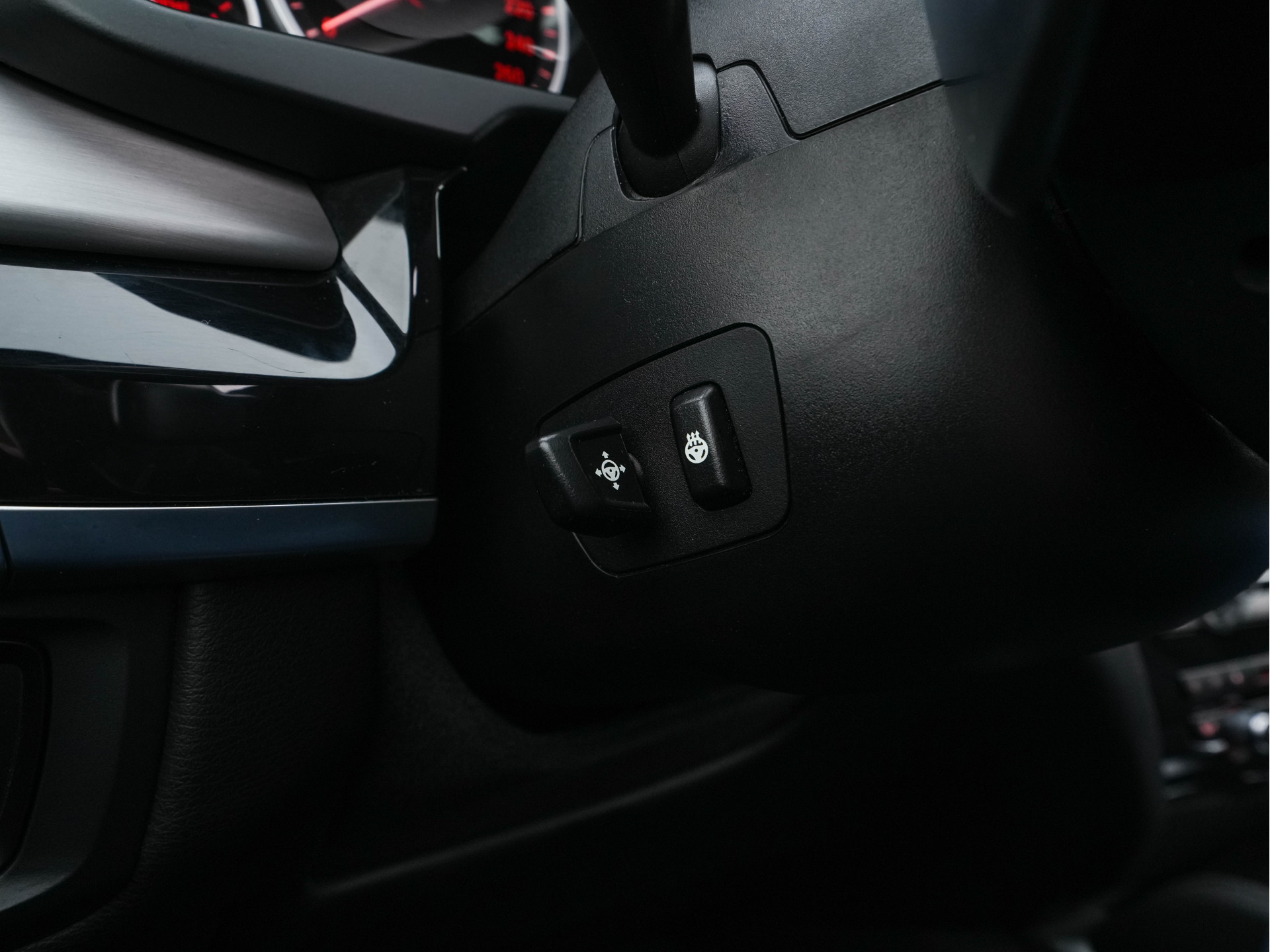 BMW X6 xDrive30d High Executive M-Sport-Pack Aut. *PANO |  FULL-LEATHER | BLIND-SPOT | FULL-LED | HARMAN/KARDON-AUDIO | ADAPTIVE-CRUISE | SHIFT-PADDLES | HEAD-UP | SURROUND-VIEW | MEMORY-PACK | NAVI-FULLMAP | KEYLESS | ECC | PDC | 20''A