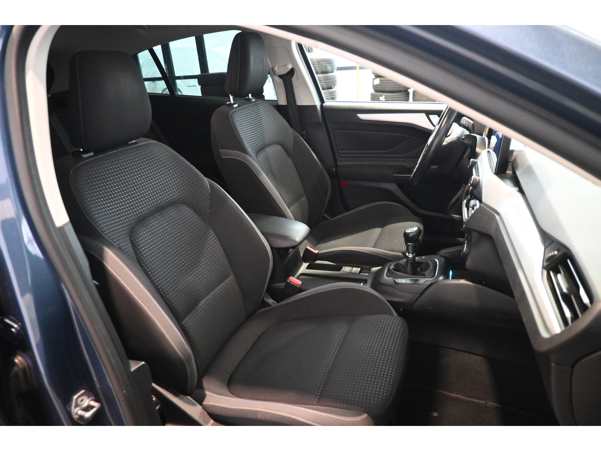 Ford Focus 1.0 EcoBoost Edition Business Lane Assist Adaptieve Cruise Trekhaak Apple Carplay Clima Stoel/Stuur verwarming Inruil Mogelijk!