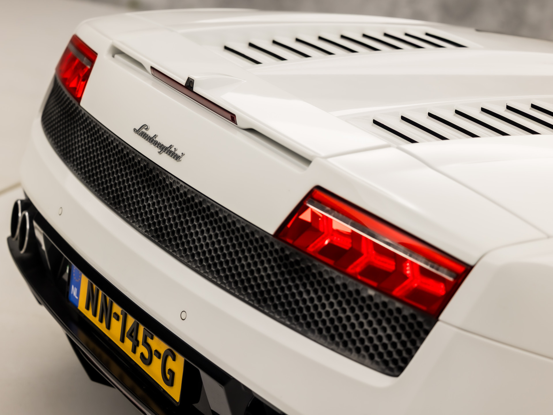 Lamborghini Gallardo 5.2 V10 LP560-4 Automaat 561Pk (FACELIFT, FRONT LIFT, CAMERA, LEDEREN SPORTSTOELEN, SOFT TOP, NAVIGATIE)