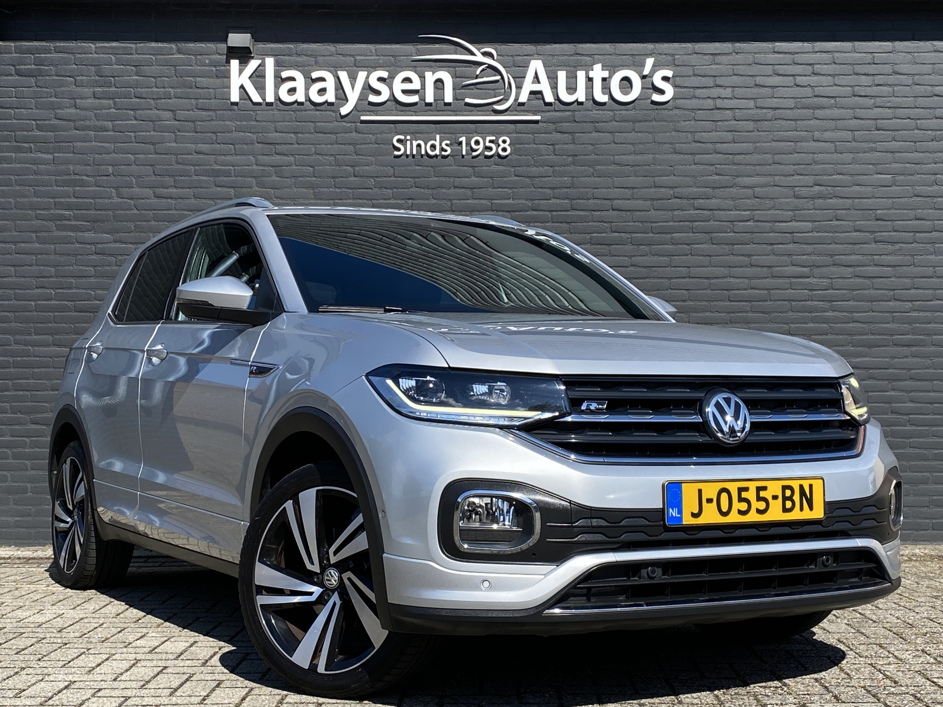 Volkswagen T-Cross 1.0 TSI R Line 116 pk | dealer onderh. | virtual cockpit | navigatie | camera | stoelverwarming | apple carplay | keyless go