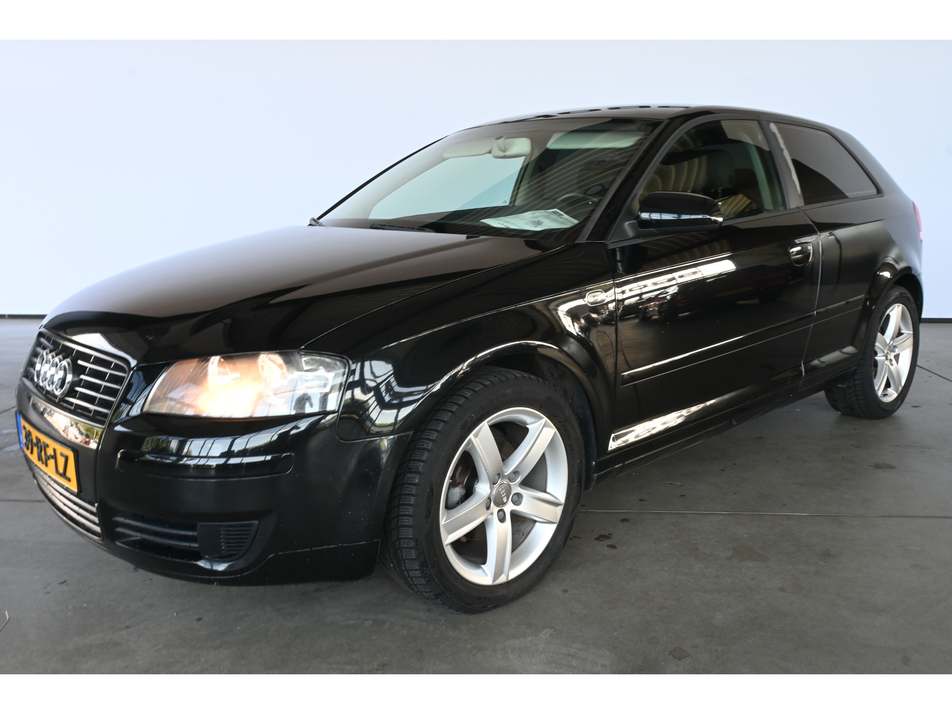 Audi A3 1.6 Attraction Clima Cruise Control Lichtmetaal All in Prijs! Inruil Mogelijk!