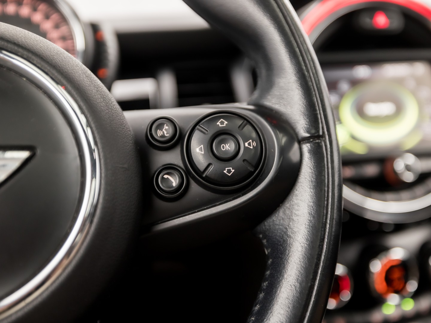 MINI One 1.5 Cooper Marylebone (PANORAMADAK, NAVIGATIE, CLIMATE, LEDER, STOELVERWARMING, SPORTSTOELEN, UNIUN JACK ACHTERLICHTEN, GETINT GLAS, NIEUWSTAAT)