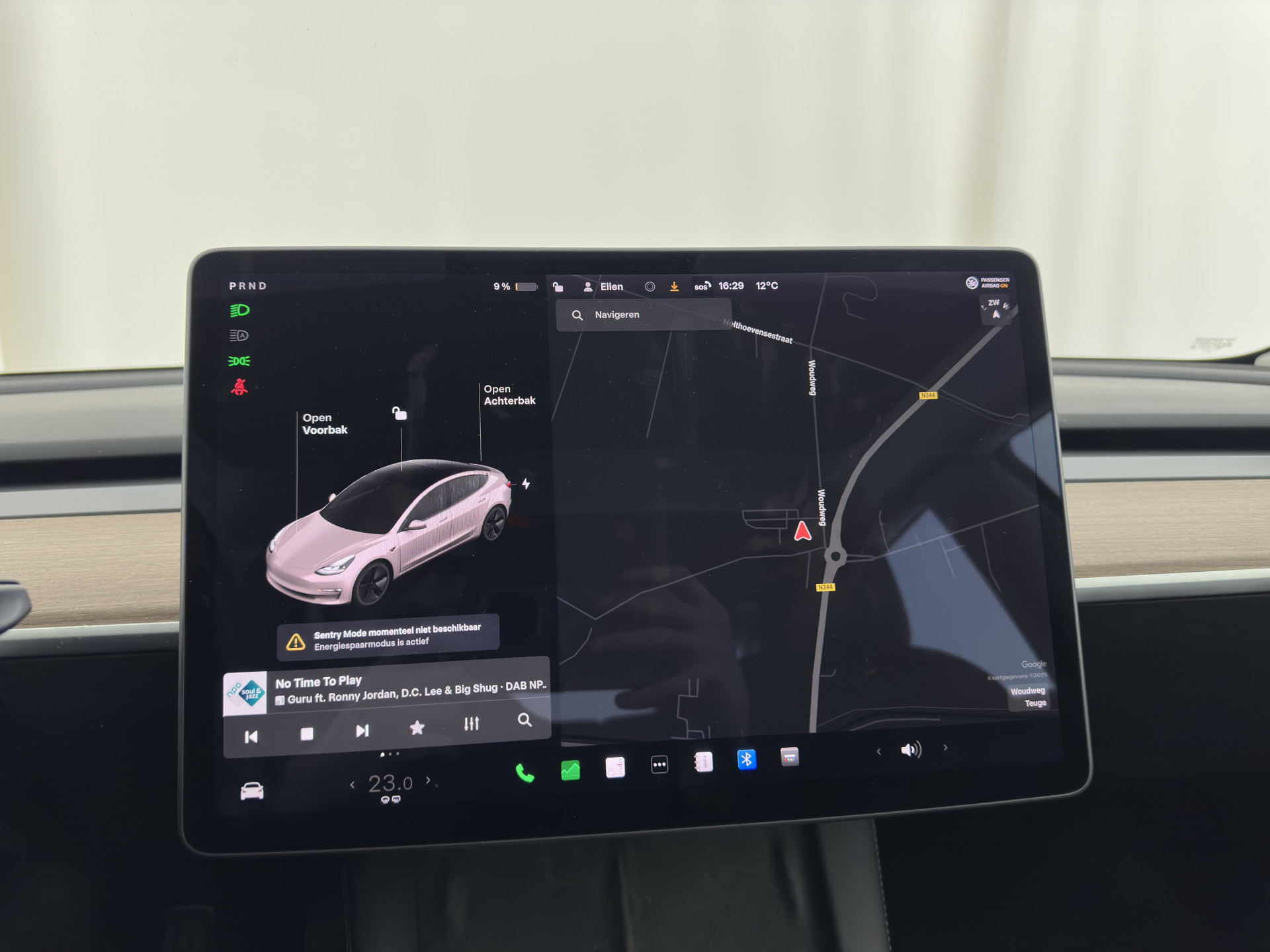Tesla Model 3 Standard RWD Plus 60 kWh [ 3-Fase ] (INCL-BTW) Aut. *PANO | AUTO-PILOT | LEATHER | KEYLESS | FULL-LED | MEMORY-PACK | TOP-VIEW | DAB | CARPLAY | DIGI-COCKPIT | LANE-ASSIST | COMFORT-SEATS | 18"ALU*