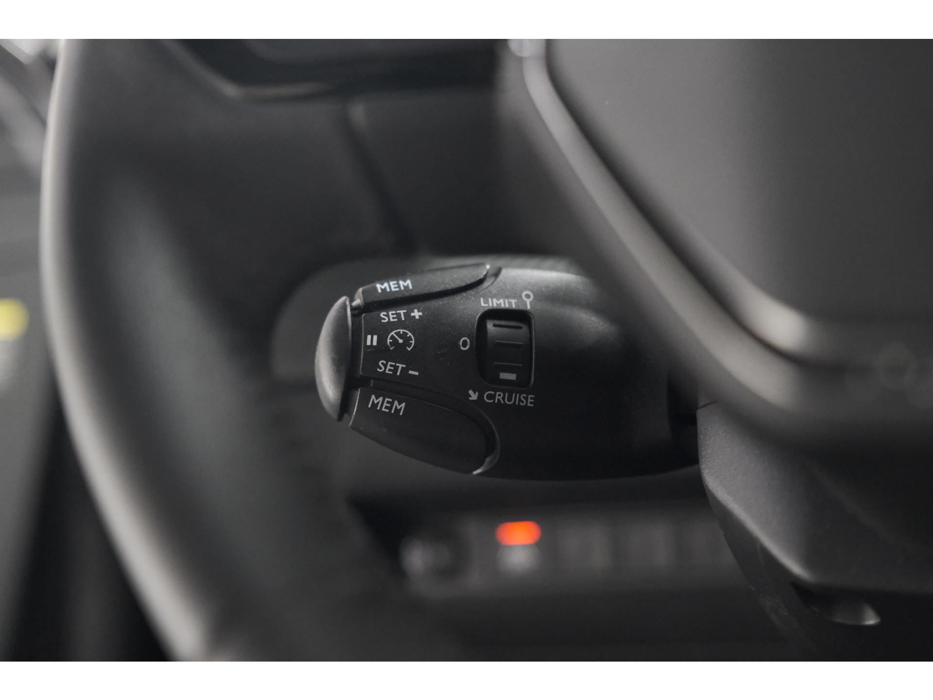 Peugeot 208 PureTech 100 Allure | 360 Camera | Dodehoekdetectie | Navigatie