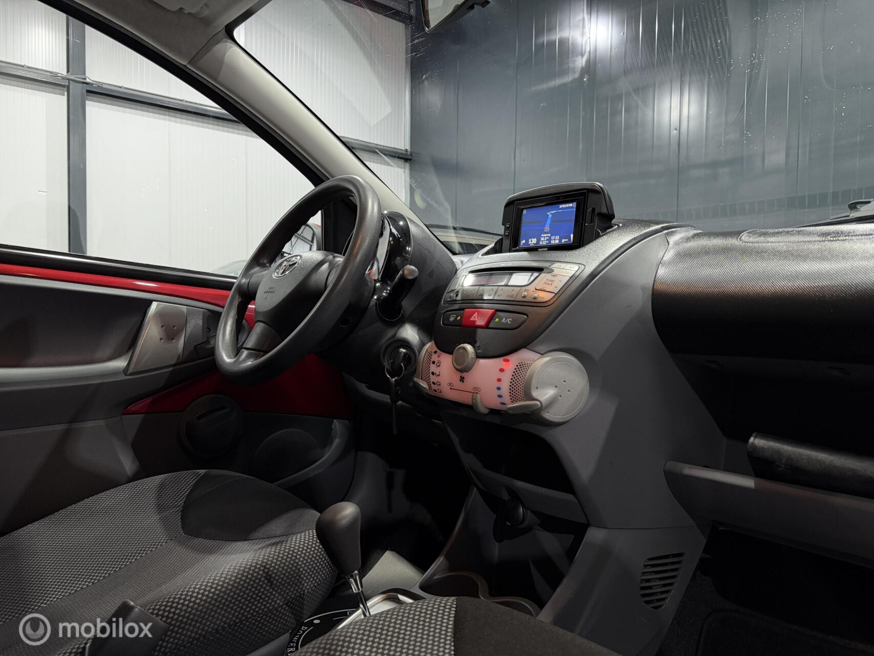 Toyota Aygo 1.0-12v Aspiration Red Navigator|Automaat|NAP|Navi