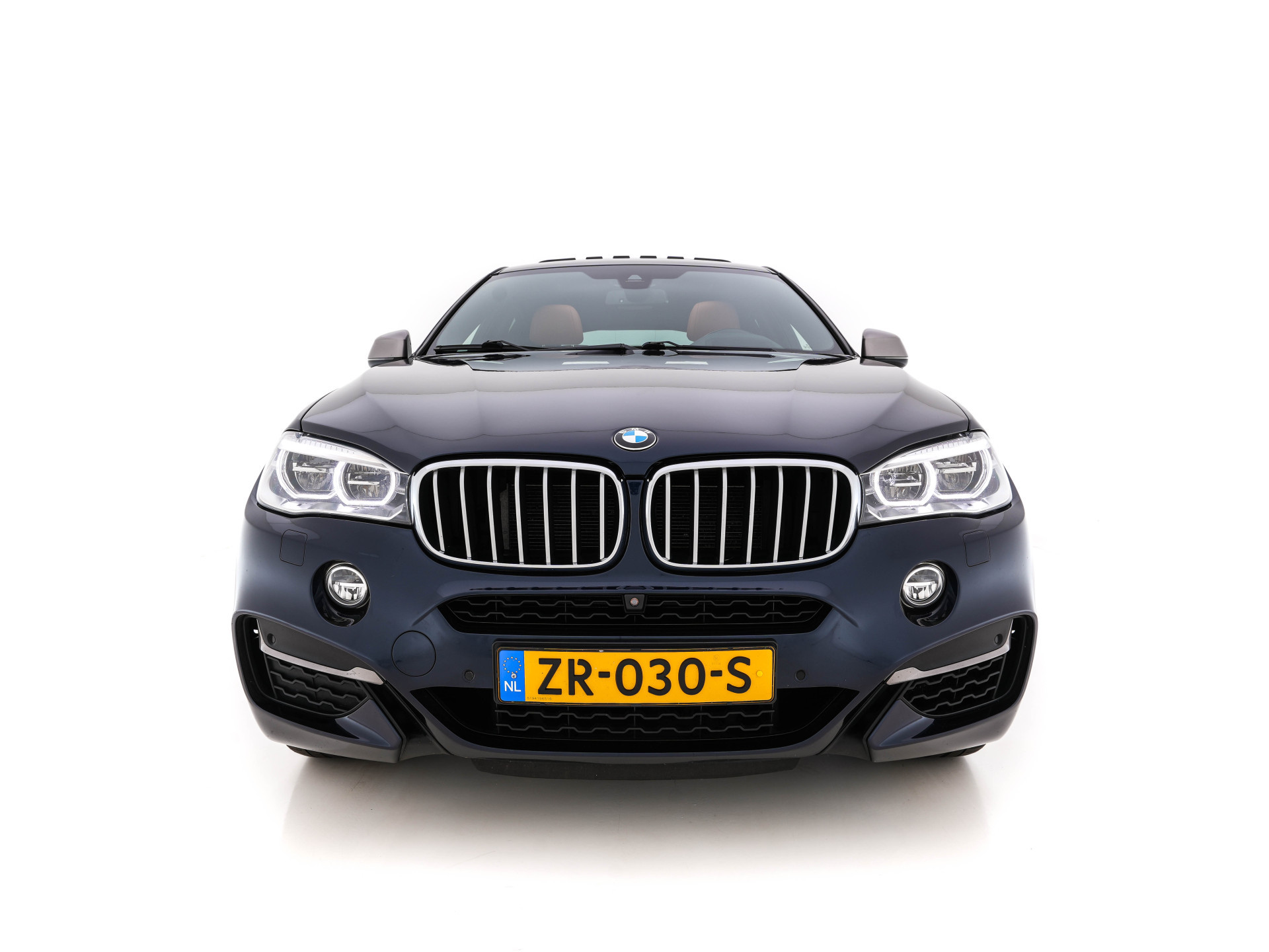 BMW X6 M50d M-Sport-Pack Innovation-Pack Aut. *PANO | LUXURY-LEATHER | FULL-LED | HARMAN/KARDON-SURROUND | MEMORY-PACK | TOPVIEW | HEAD-UP | NAVI-FULLMAP | SHIFT-PADDLES | CRUISE | HEATED-SPORTSEATS | 20''ALU*