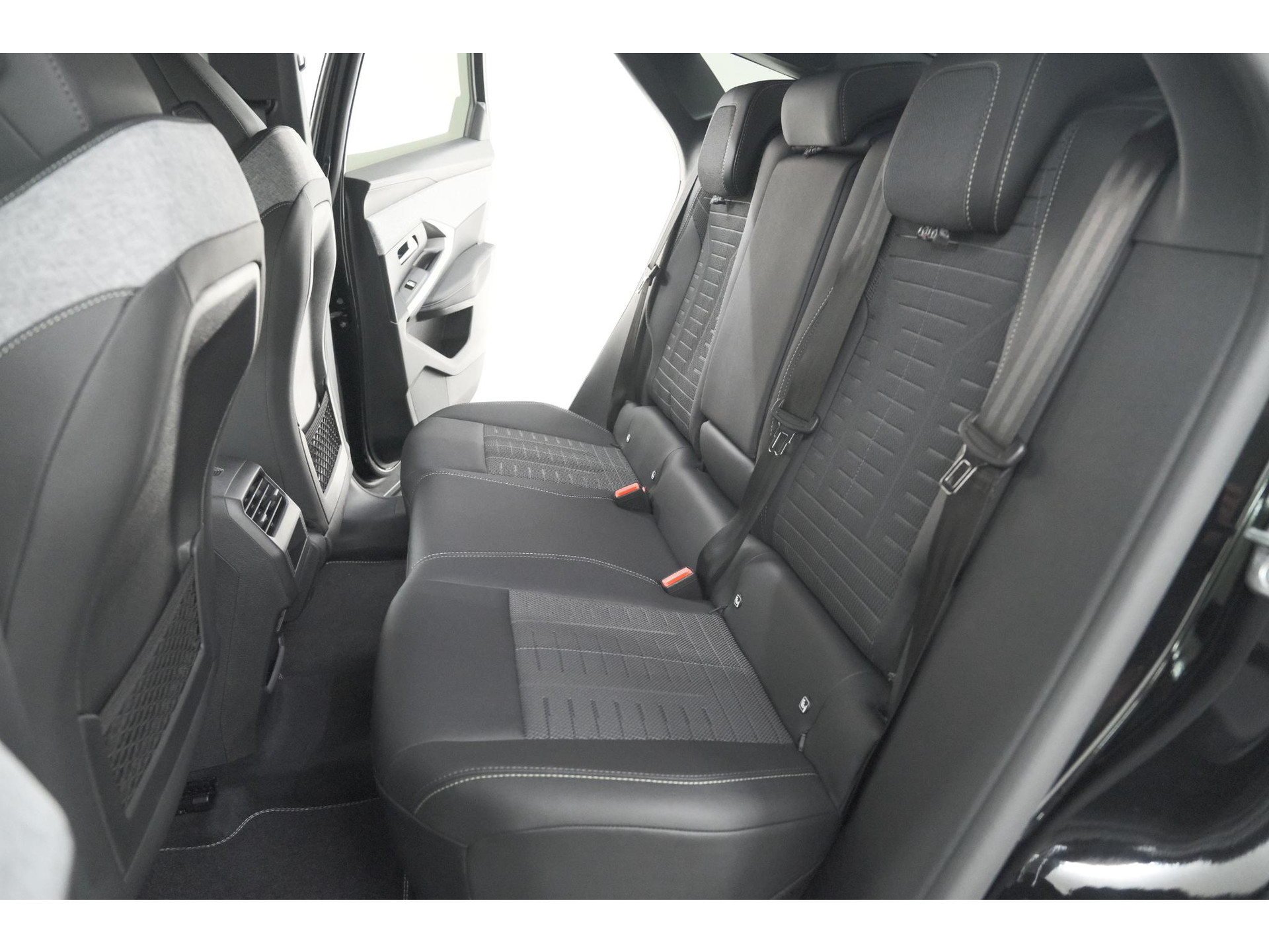 Peugeot 3008 Hybrid 145 e-DCS6 GT | Elektrische Kofferklep | Camera | Adaptieve Cruise Control | Apple CarPlay