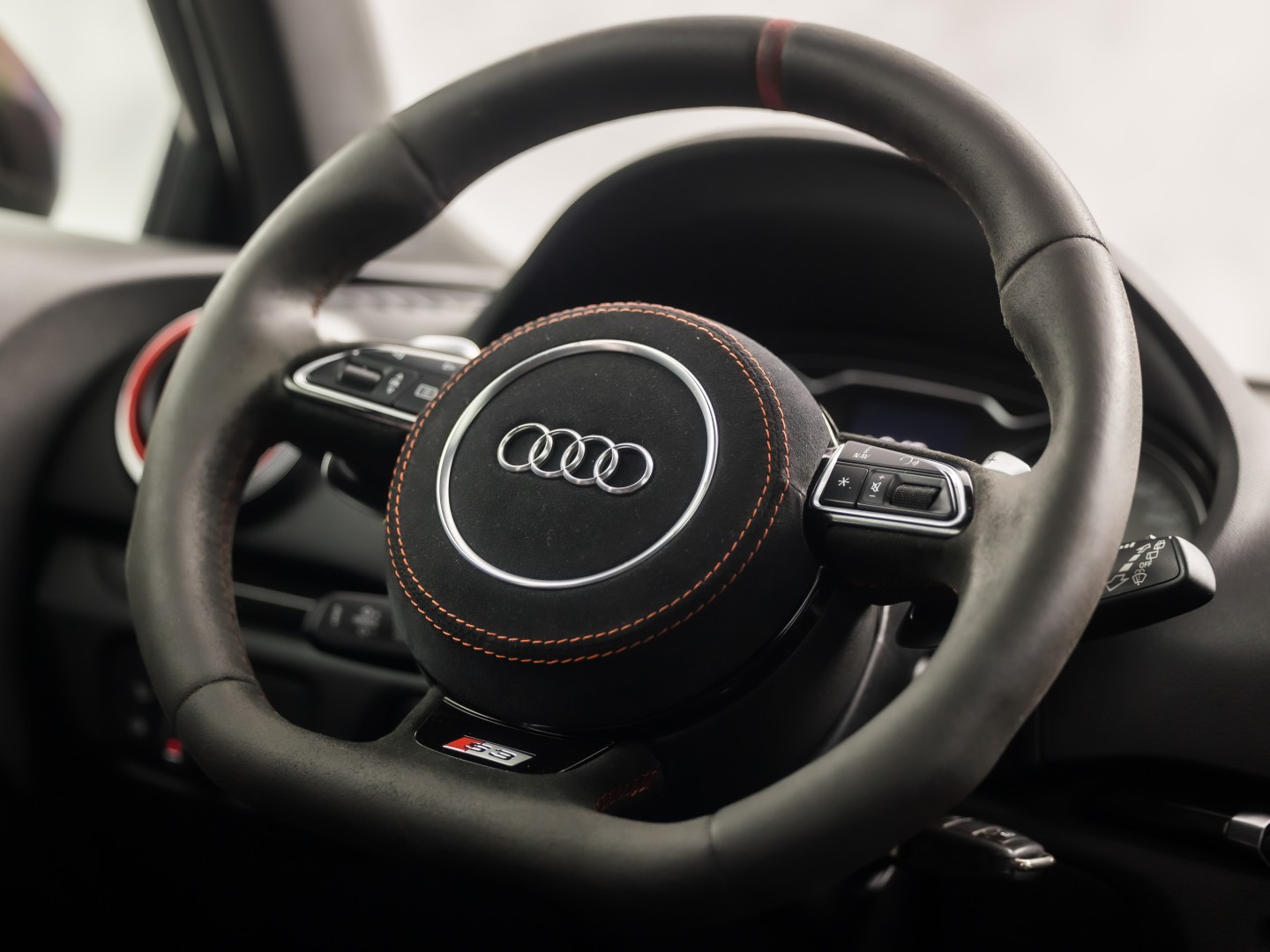 Audi S3 Sportback 2.0 TFSI S3 quattro S-Line 300Pk Automaat (PANORAMADAK, BLACK PACK, BANG&OLUFSEN, ELEK SPORTSTOELEN, RODE GORDELS, GETINT GLAS, PARKEERSENSOREN, NIEUWSTAAT)