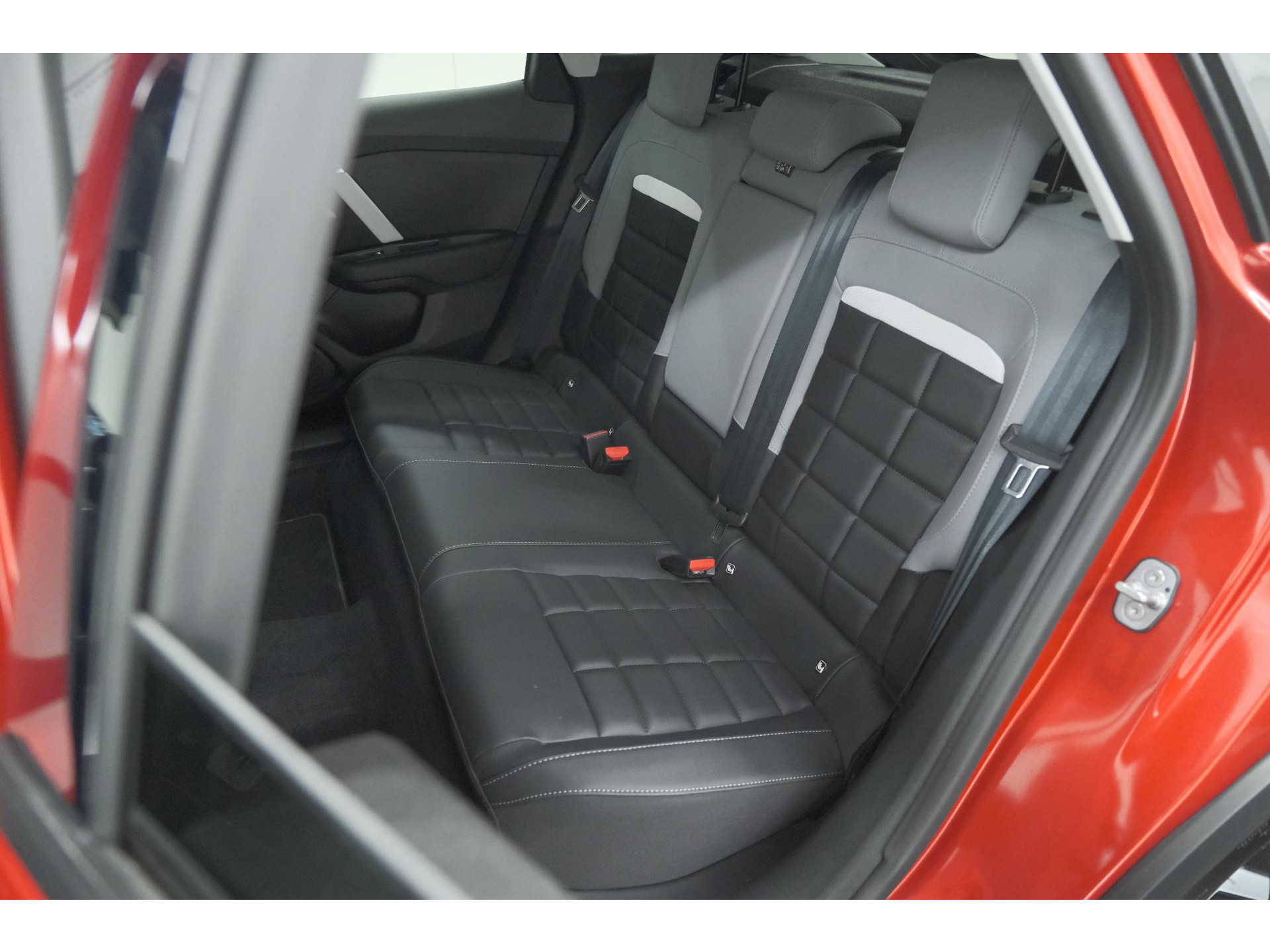 Citroen C4 1.2 Hybrid 145pk Max | 360 Camera | Adaptieve Cruise Control | Navigatie | Apple Carplay