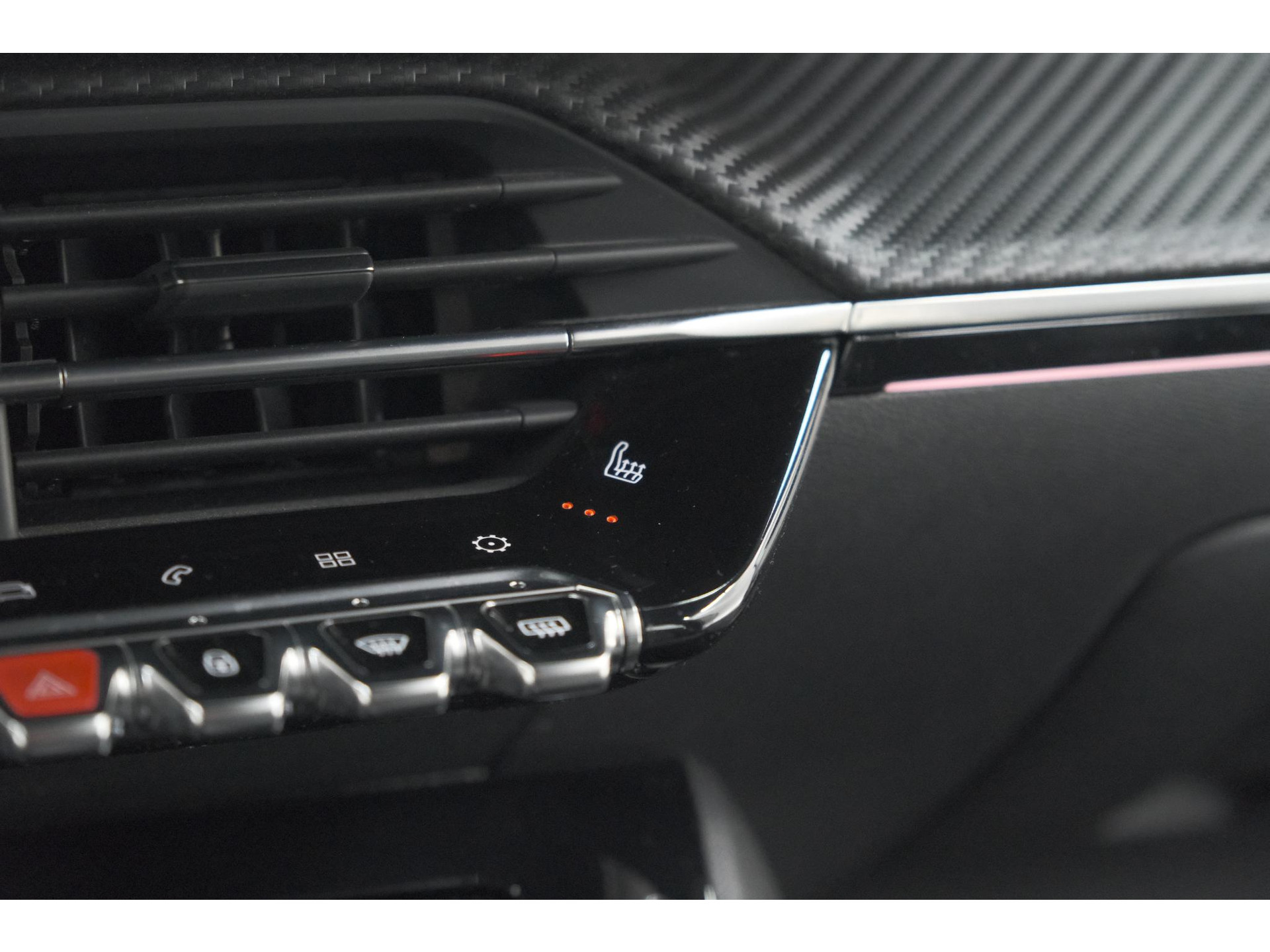 Peugeot 2008 PureTech 130 EAT8 GT | Camera | Dodehoekdetectie | Apple Carplay | Pack Winter