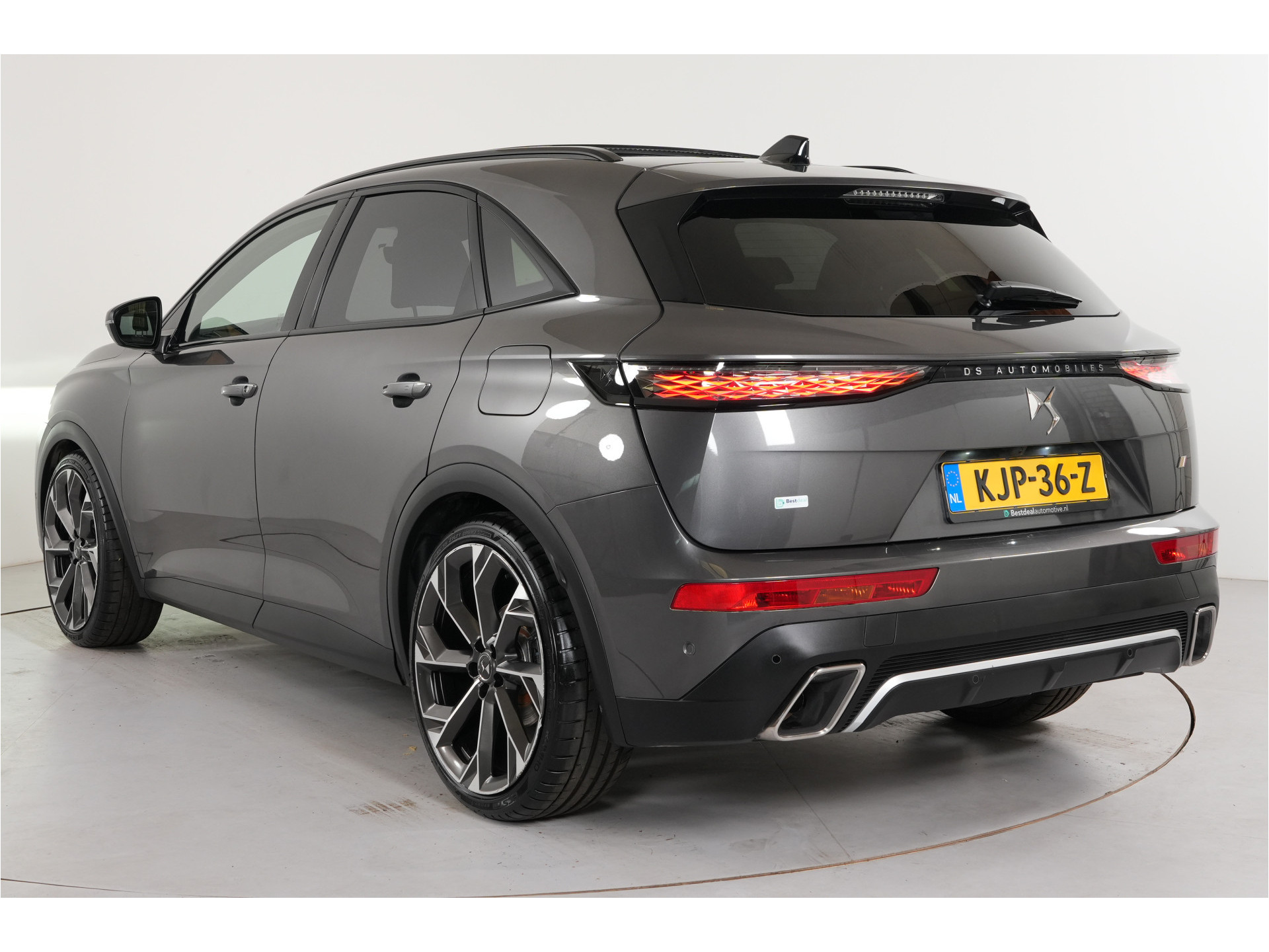 DS 7 E-Tense 4x4 Opéra 360 pk PHEV | SOH 93.5% | Pano | Massage | Nachtzicht | Focal | 360° Cam | Nappa |