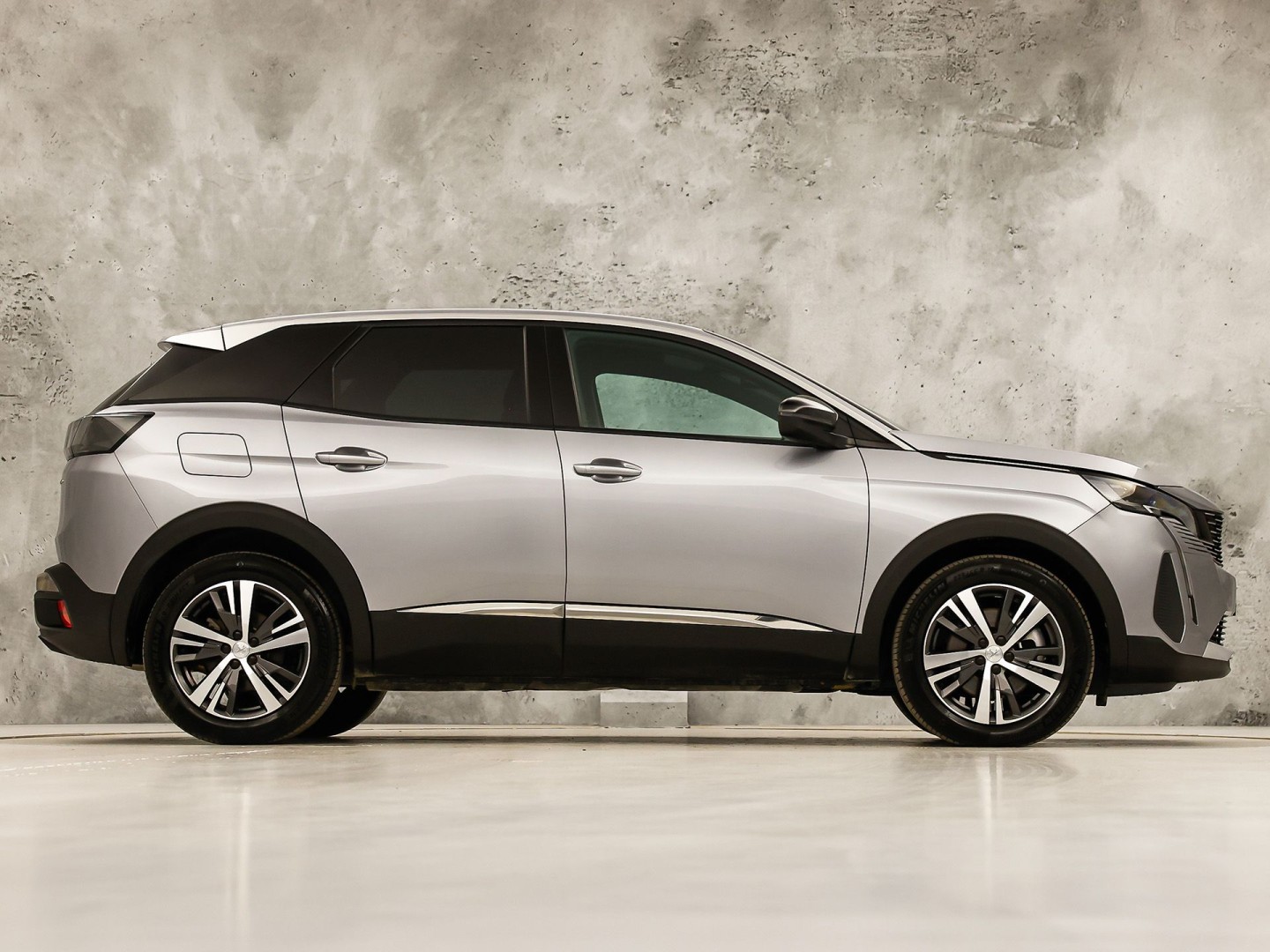 Peugeot 3008 1.6 HYbrid 225 Allure Sport 225Pk Automaat (APPLE CARPLAY, GROOT NAVI, 360 CAMERA, SPORTSTOELEN, LEDER, KEYLESS, GETINT GLAS, LANE ASSIST, NIEUWSTAAT)