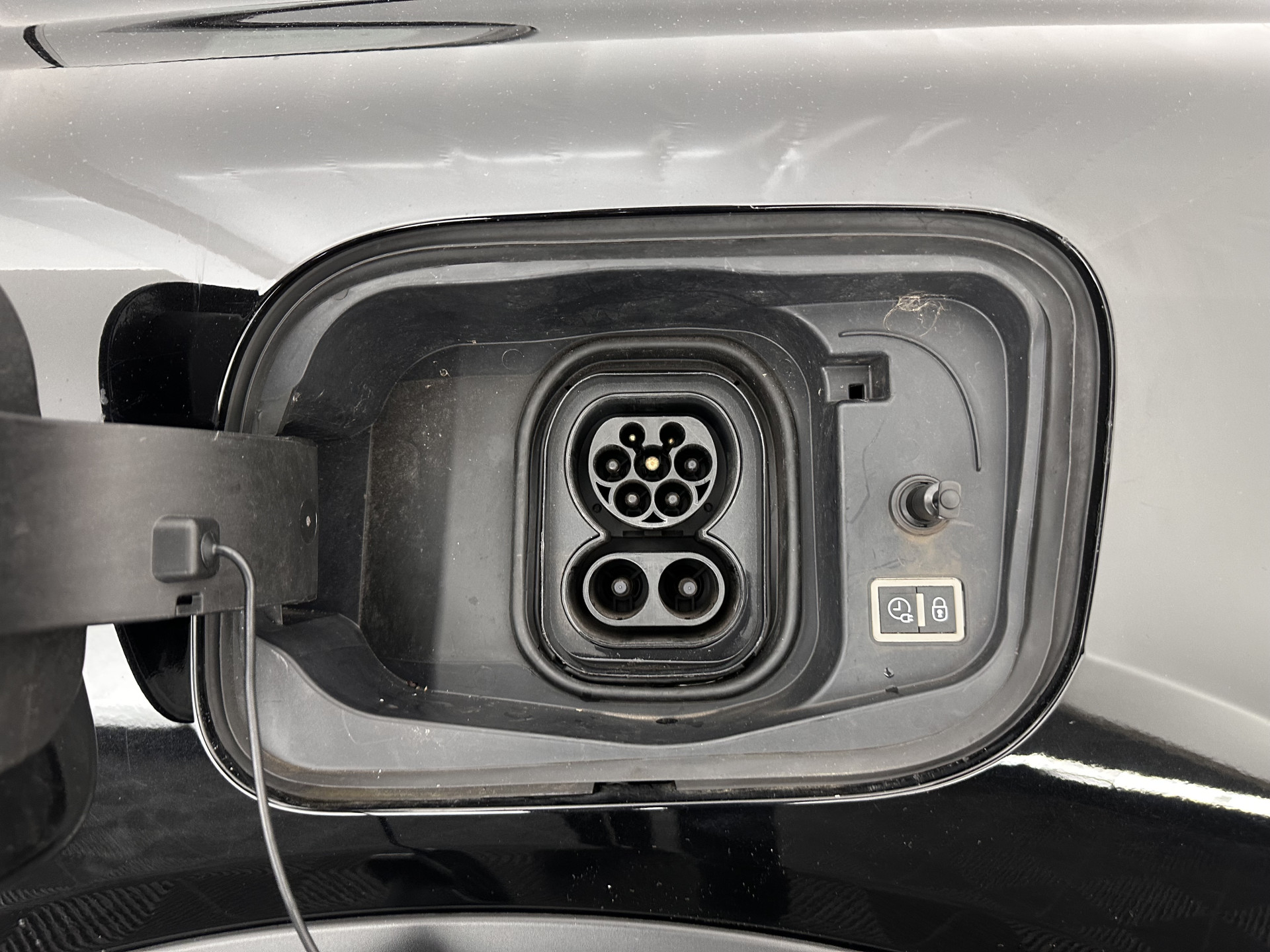 Citroën Ë-C4 X Feel Pack 50 kWh [ 3-Fase ] (INCL.BTW) *FULL-LED | LEATHER-FABRIC | DIGI-COCKPIT | DAB | COMFORT-SEATS | CAMERA | ECC | PDC | CRUISE | 18''ALU*