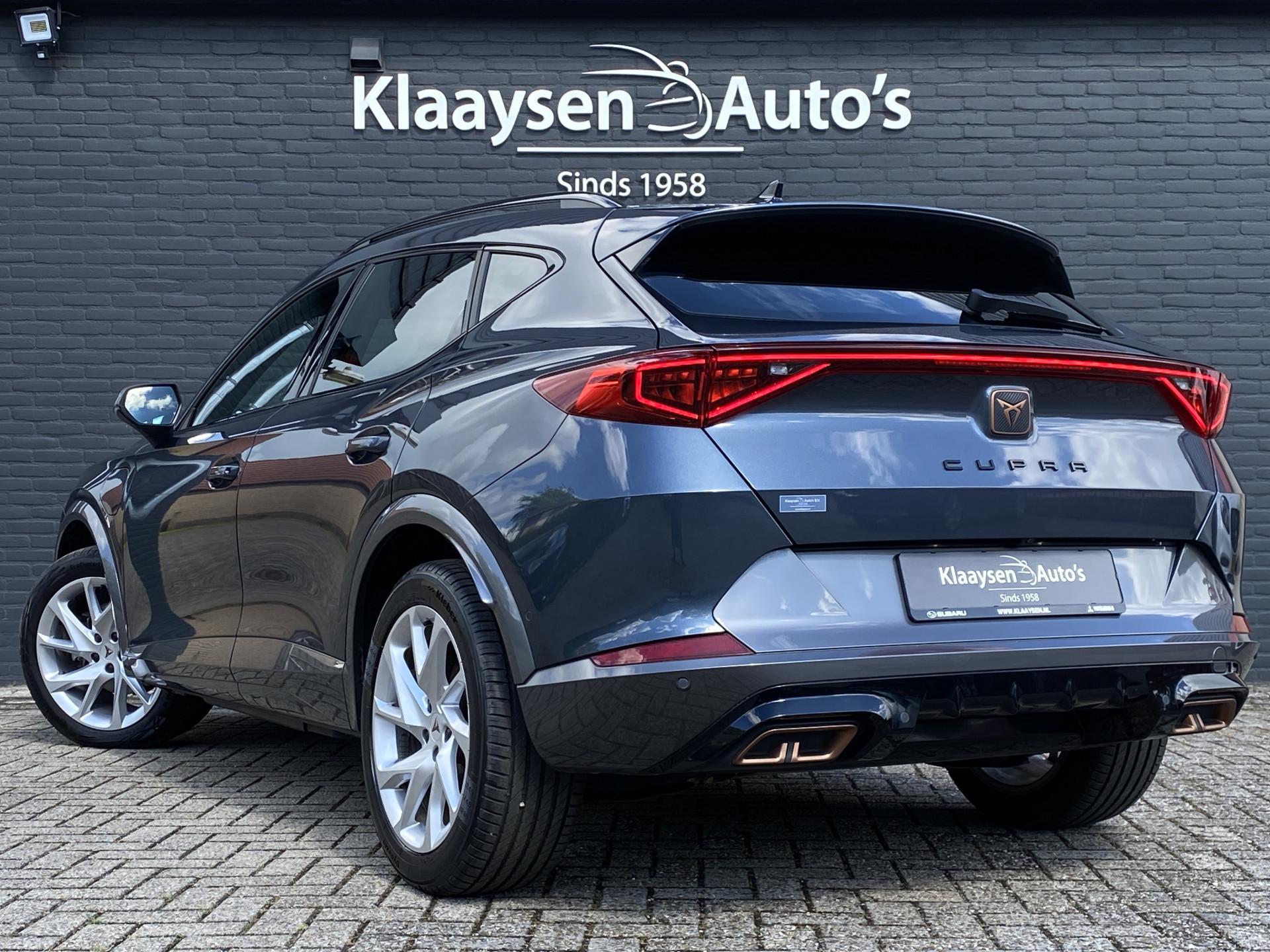CUPRA Formentor 1.4 e-Hybrid Business 204 pk AUT. | 1e eigenaar | dealer onderh. | SOH 97% | navigatie | memory stoel | camera | stoel/stuurvw.
