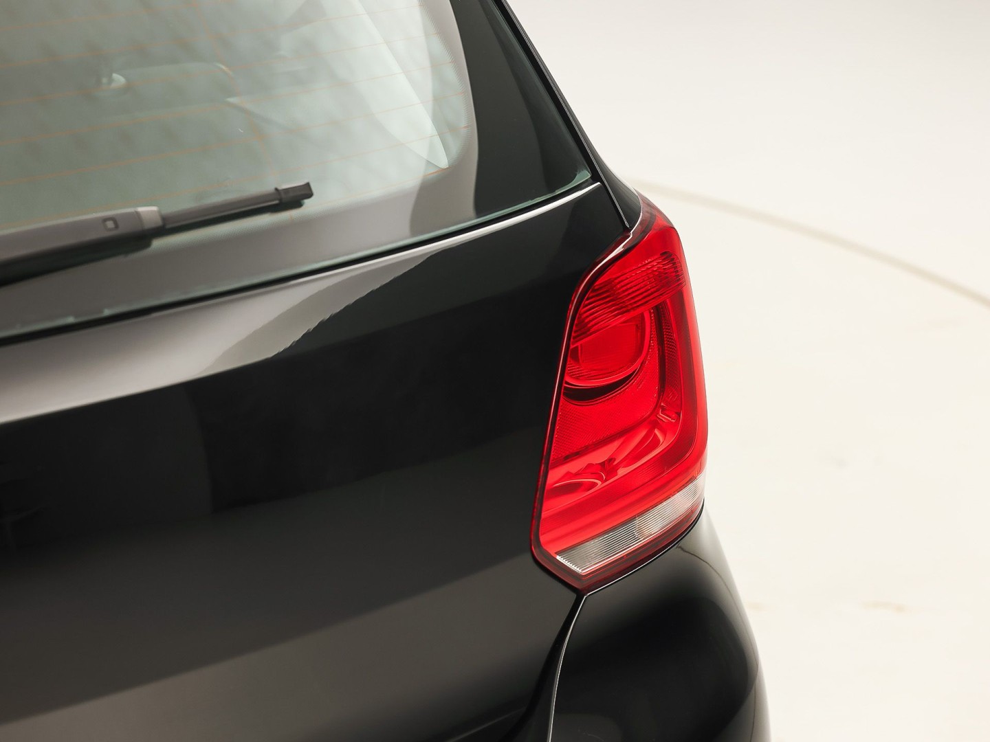Volkswagen Polo 1.2 Feel (5 DEURS, AIRCO, ELEK RAMEN, SPORTSTOELEN, NIEUWE APK, NIEUWSTAAT)