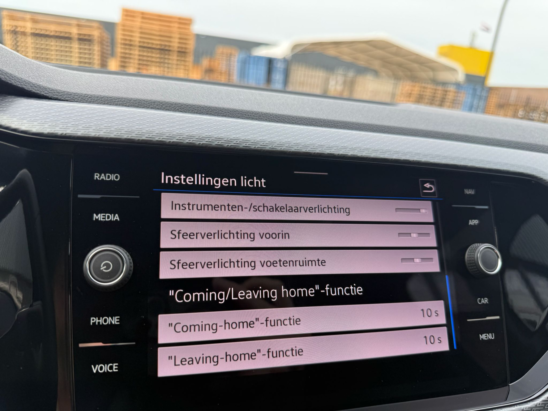 Volkswagen T-Cross 1.0 TSI R-Line | 1E EIGENAAR | 3/6/12MND GARANTIE| AUTOMAAT | LED | CARPLAY | DIGITAAL COCKPIT | DAB | CRUISE |