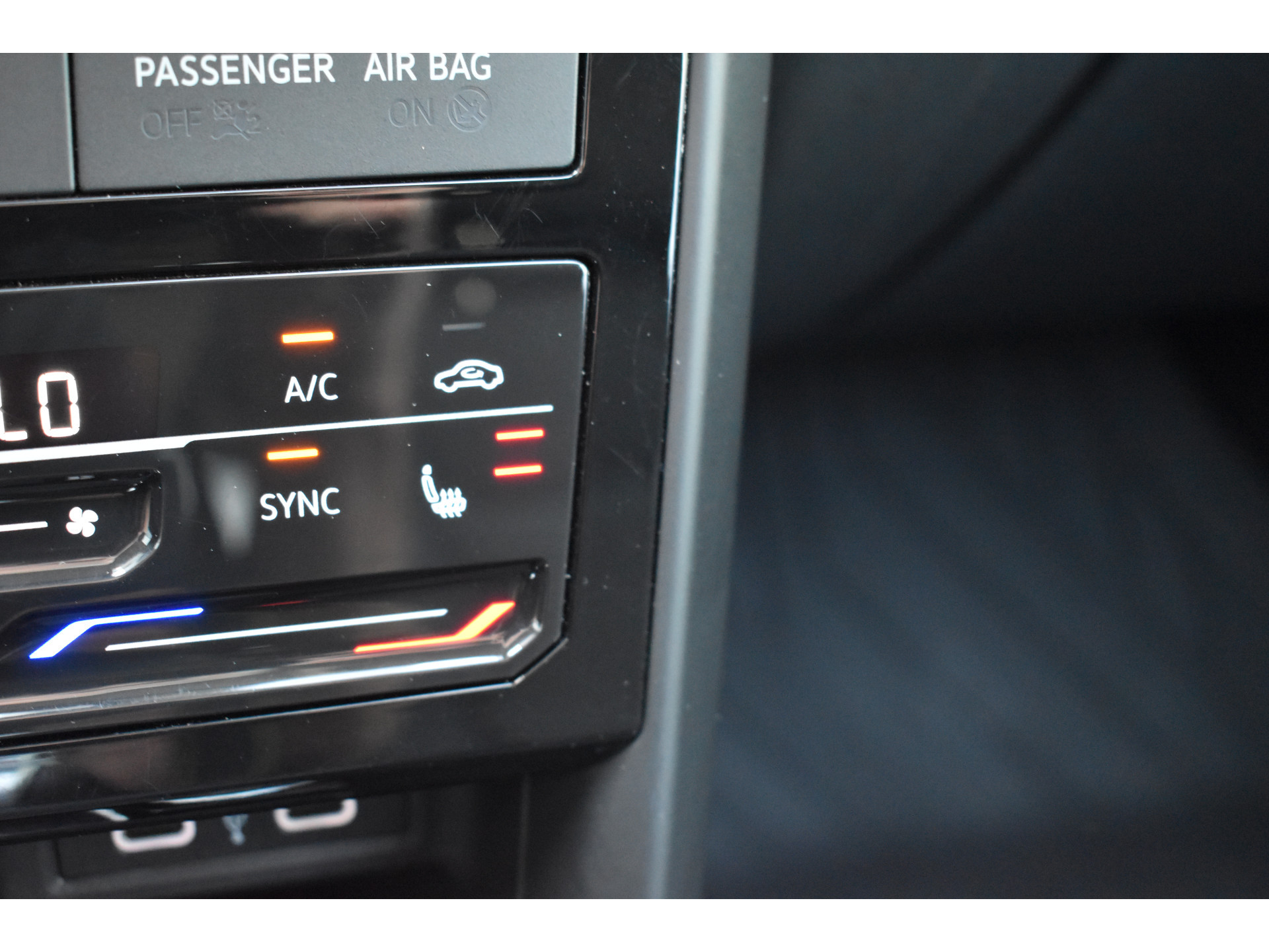 Volkswagen T-Cross 1.0 TSI Life Navigatie/CarPlay Automaat Stoelverwarming