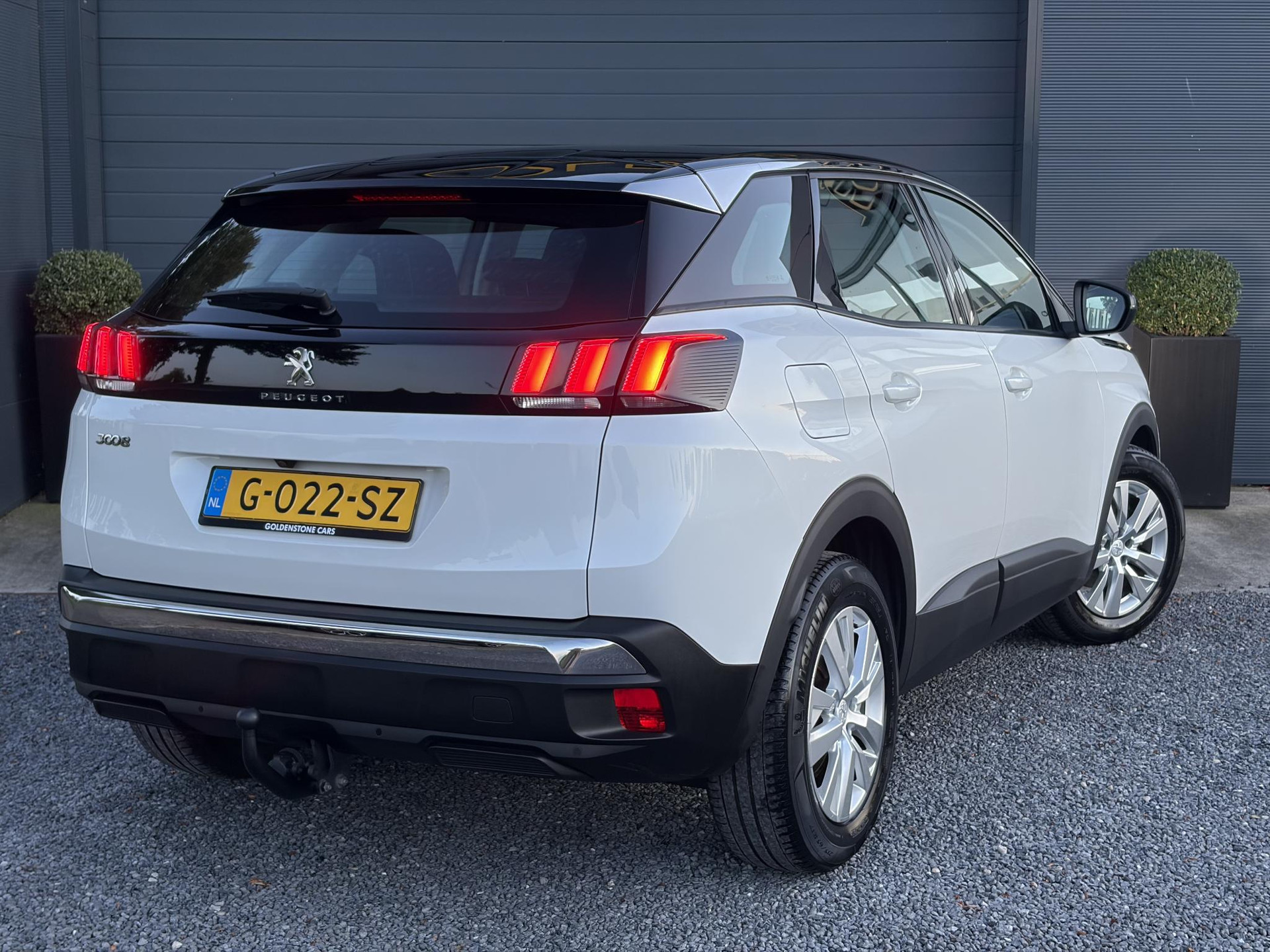 Peugeot 3008 1.2 PureTech Active ✓D-riem vv in 2023✓360° Camera✓Carplay✓Navi✓131pk✓Clima✓Cruise✓Trekhaak✓Dealer Onderhouden✓Bj 11-2019✓Lm velgen✓6 Bak✓Pdc✓N.A.P✓Apk tot 06-2027