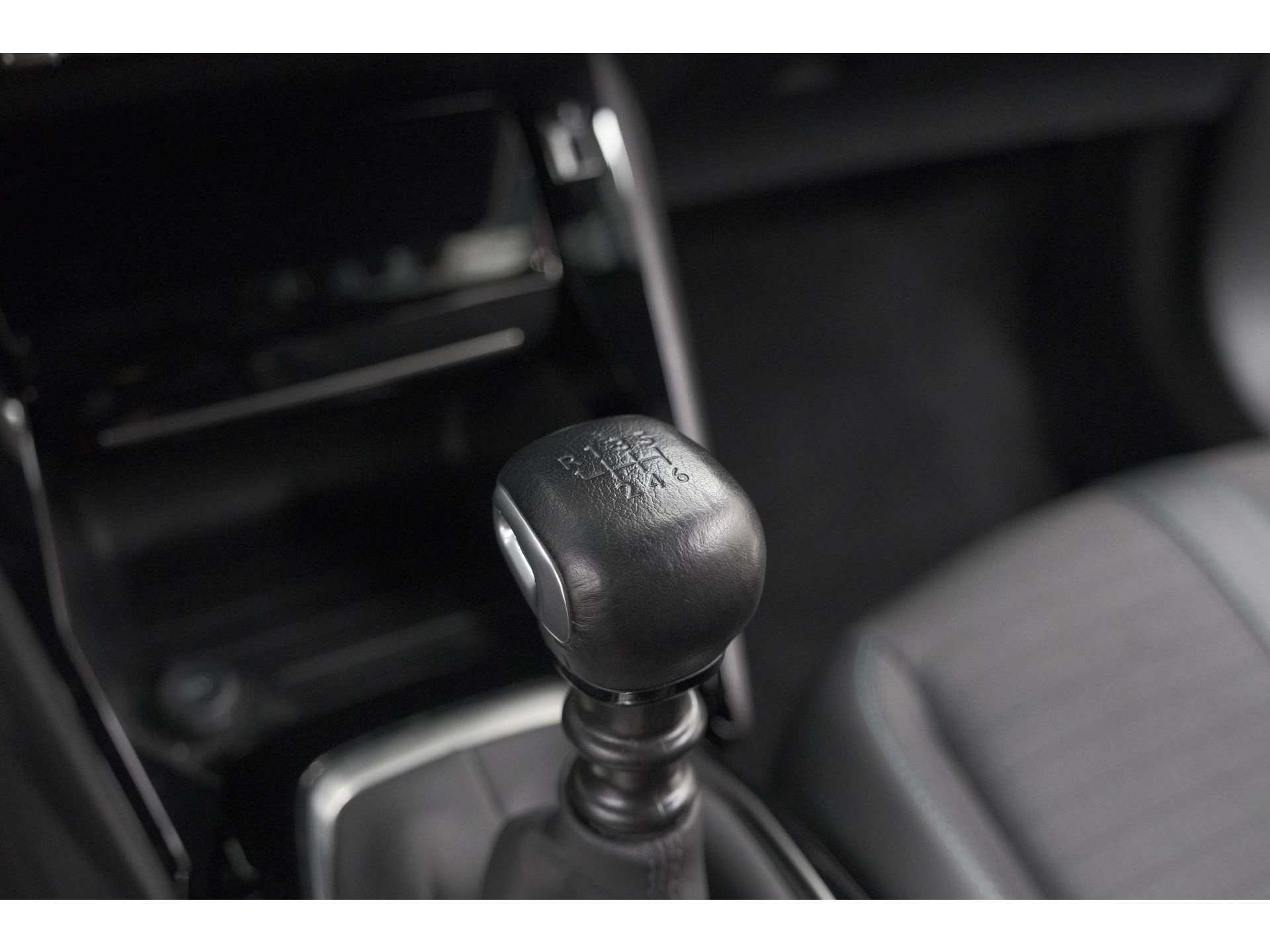 Peugeot 2008 PureTech 130 Allure Pack | Camera | Adaptieve Cruise Control | Apple Carplay | Stoelverwarming