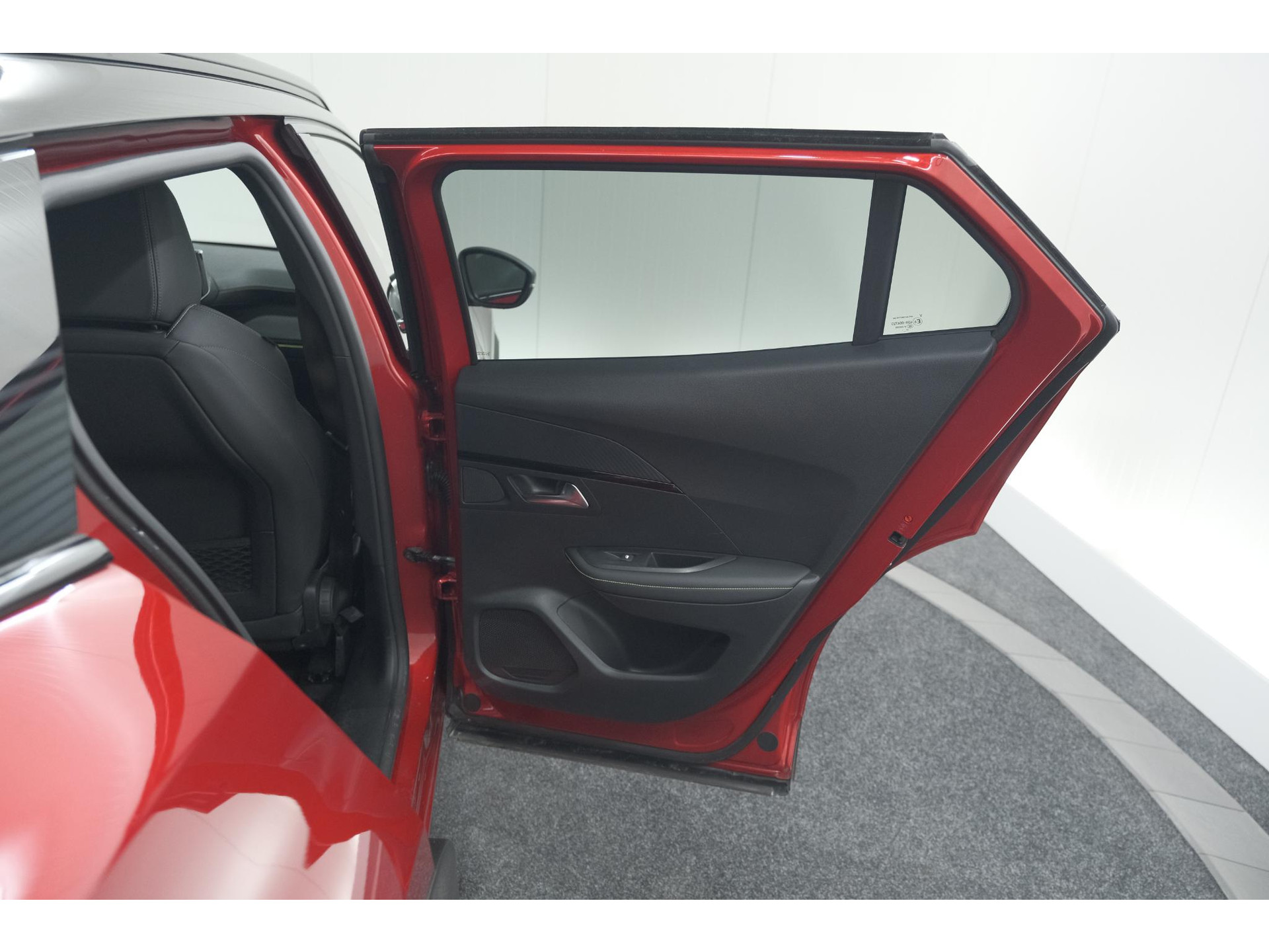Peugeot 2008 PureTech 130 GT-Line | Trekhaak | Camera | Apple Carplay | Parkeersensoren