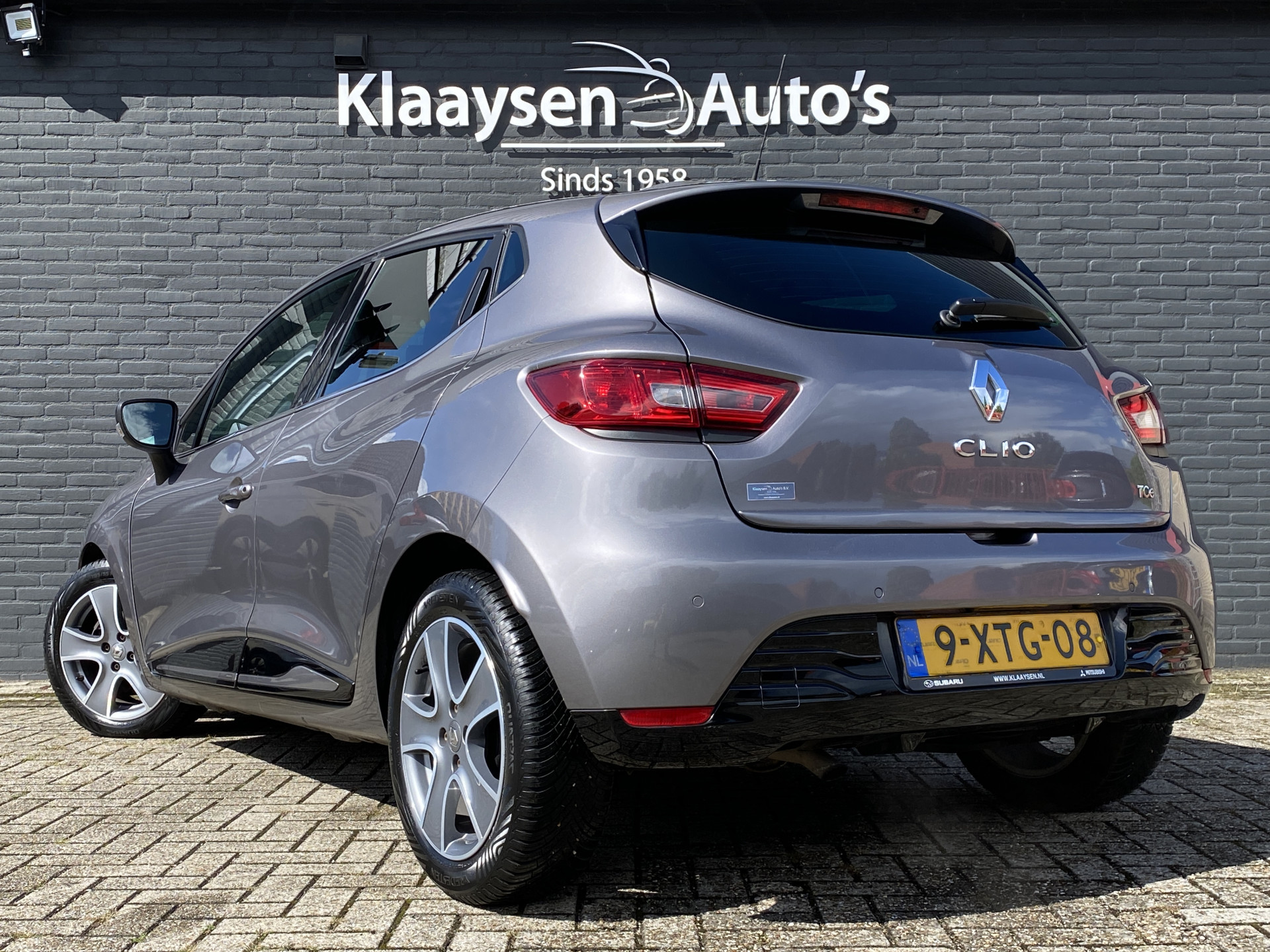Renault Clio 0.9 TCe ECO Night&Day 90 pk | dealer onderh. | navigatie | cruise control | parkeersensor | privacy glas | airco | NL auto