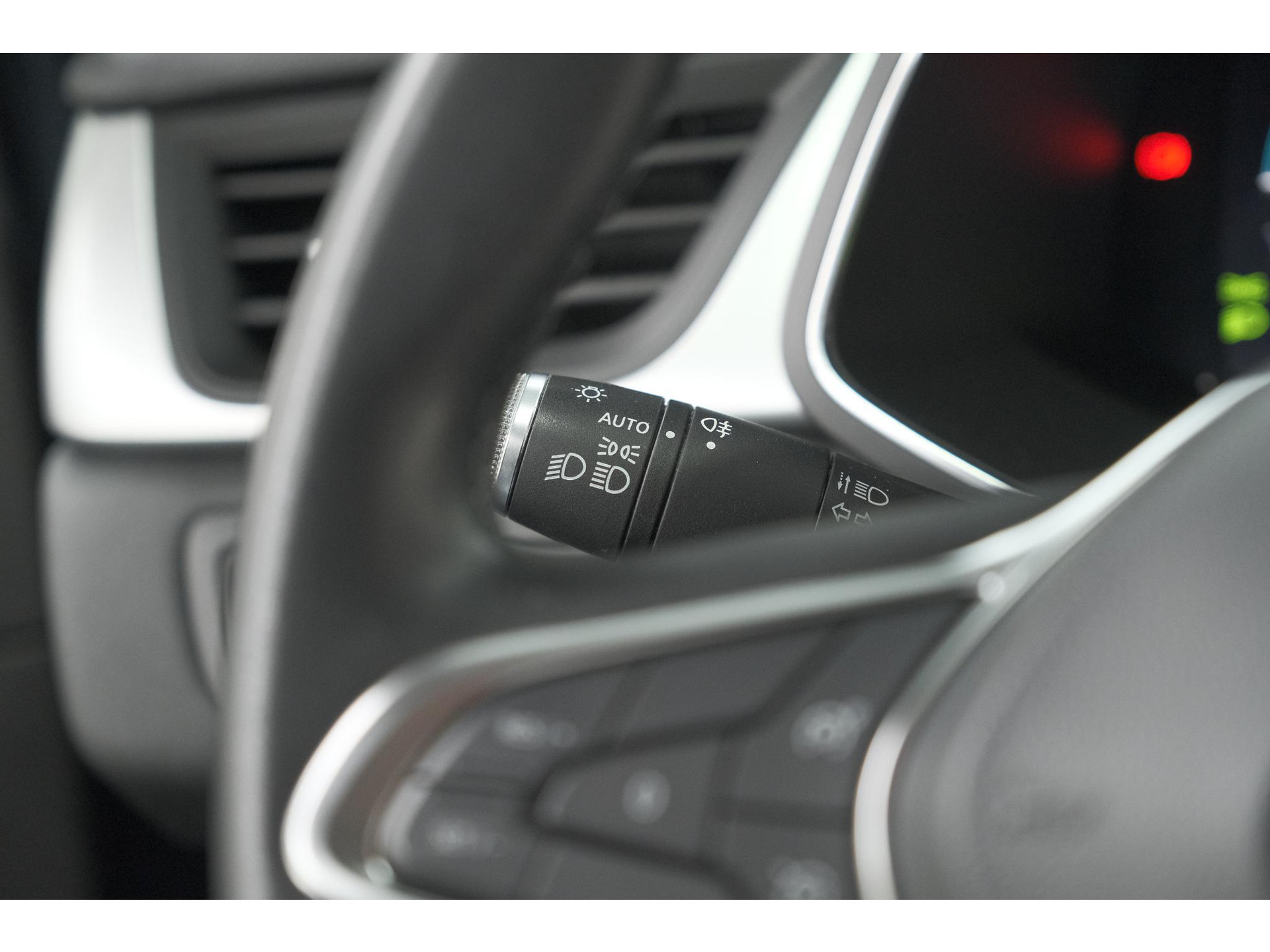 Renault Captur 1.6 E-Tech Plug-in Hybrid 160 Business | Parkeersensoren | Apple Carplay | Navigatie | Climate Control