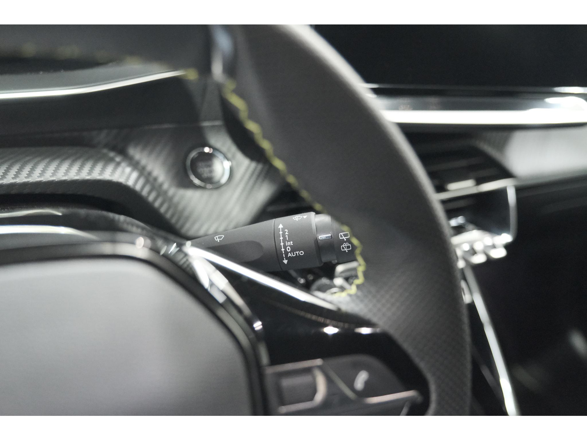 Peugeot 208 PureTech 100 GT | Camera | Navigatie | Sfeerverlichting | Apple Carplay | Parkeersensoren