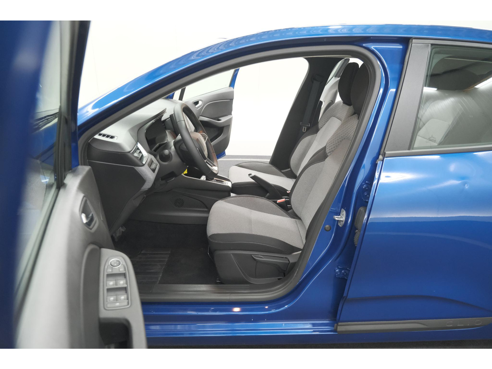 Renault Clio 1.6 E-Tech Full Hybrid 145 Evolution | Apple Carplay | Parkeersensoren | LED | Cruise Control