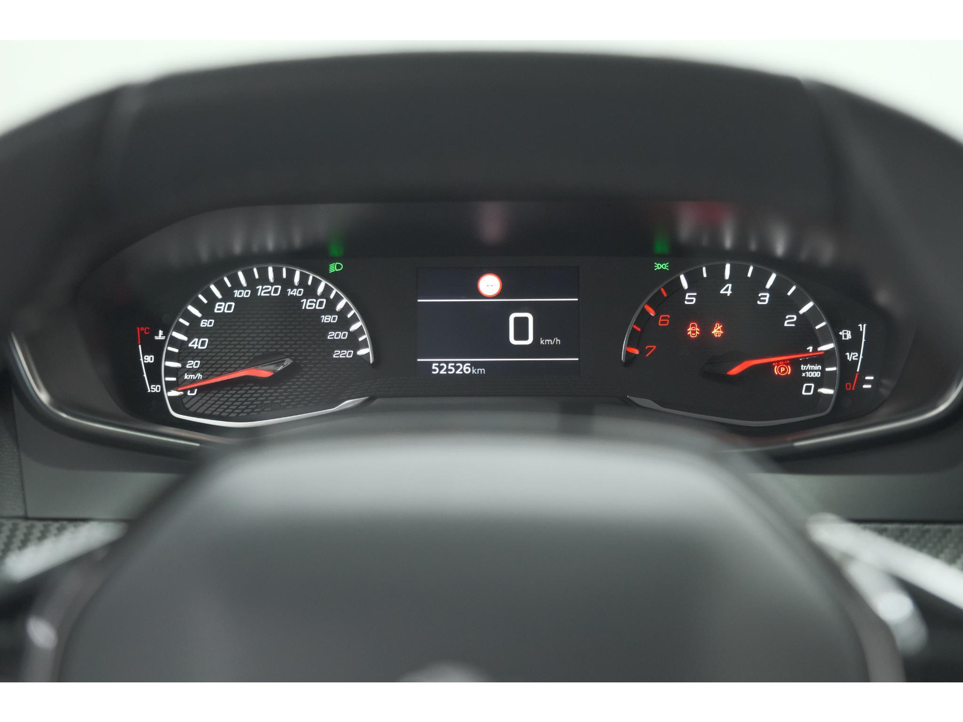 Peugeot 2008 PureTech 102 Allure Pack | Allseason Banden | Parkeersensoren | Apple Carplay