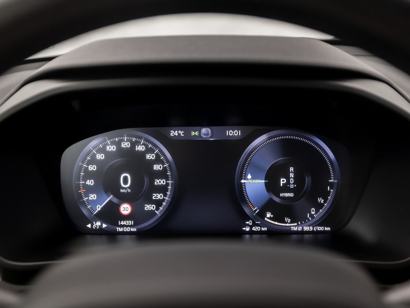 Volvo XC40 1.5 T4 Recharge Inscription 211Pk Automaat (APPLE CARPLAY, STUUR/STOELVERWARMING, MEMORY SEATS, CAMERA, STOELVERWARMING ACHTER, KEYLESS, GETINT GLAS, ELEK ACHTERKLEP, ZWART HEMEL, NIEUWSTAAT)