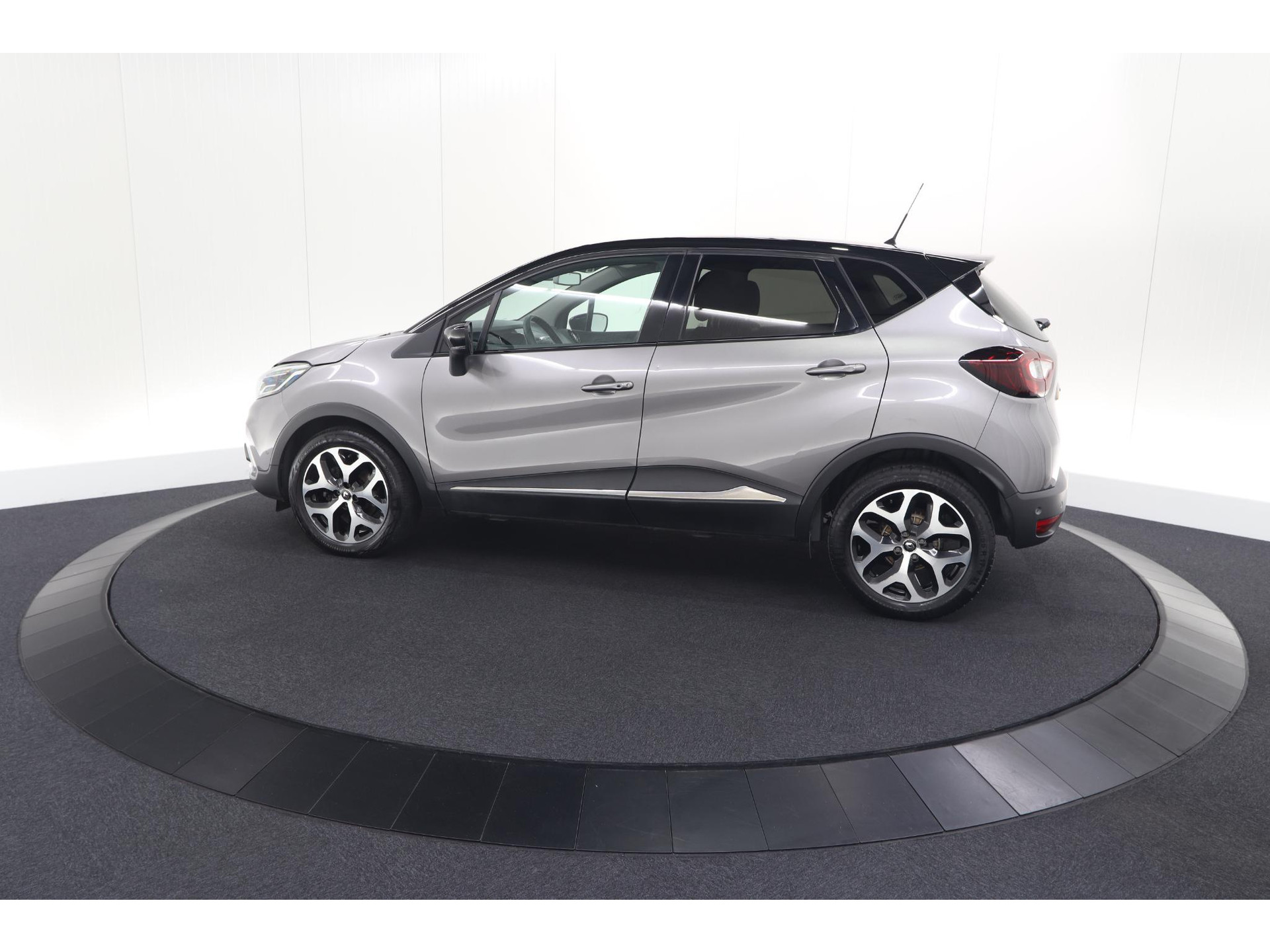 Renault Captur TCe 150 EDC Intens | Camera | Dodehoekdetectie | R-Link Navigatie | Parkeersensoren
