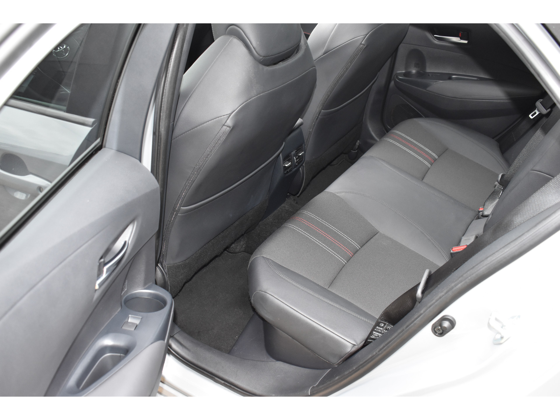 Toyota Corolla 2.0 Hybrid GR-Sport Plus Pano Bi-tone Automaat