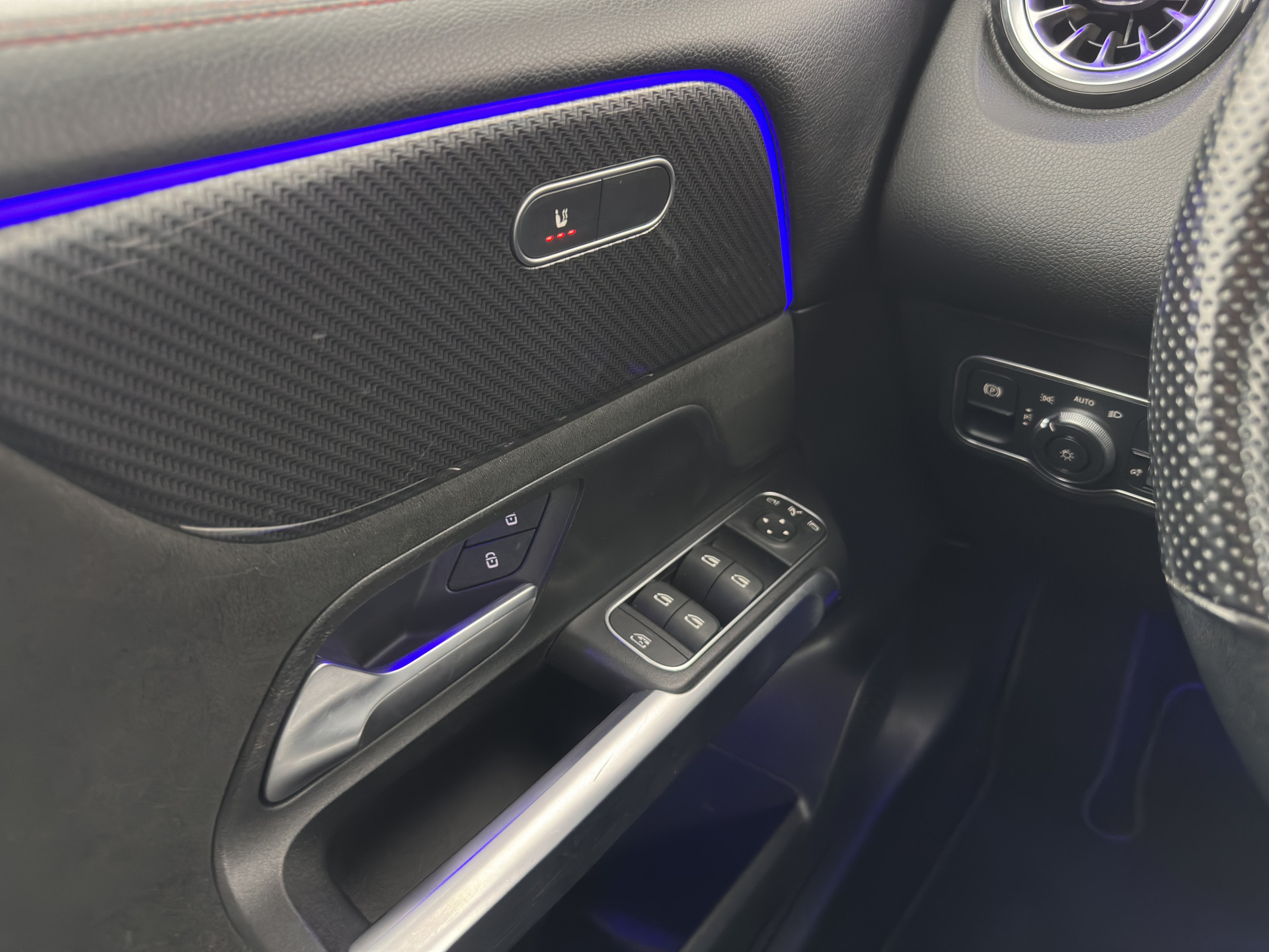 Mercedes-Benz GLB 200 d ( VAN ) Premium AMG-Sport-Pack Aut. *LEATHER-MICROFIBRE | FULL-LED | AMBIENT-LIGHT | WIDE-SCREEN-DIGICOCKPIT | HEATED-SPORTSEATS | KEYLESS | NAVI-FULLMAP | DAB+ | ECC | PDC | CRUISE | 19''ALU*