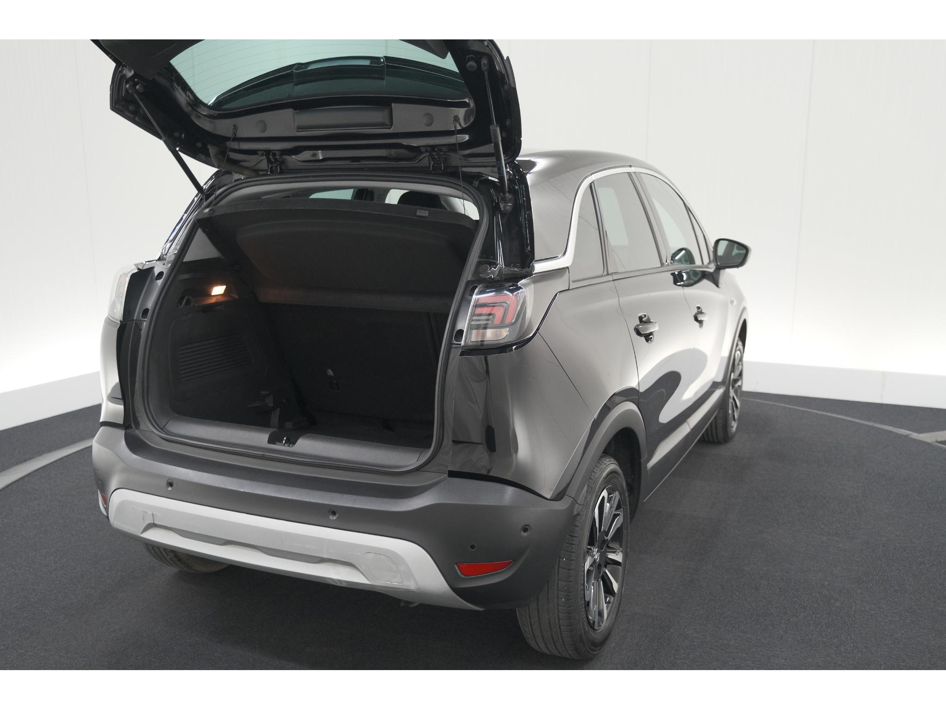 Opel Crossland 110 Turbo Business Elegance | Camera | Dodehoekdetectie | Navigatie | Apple Carplay