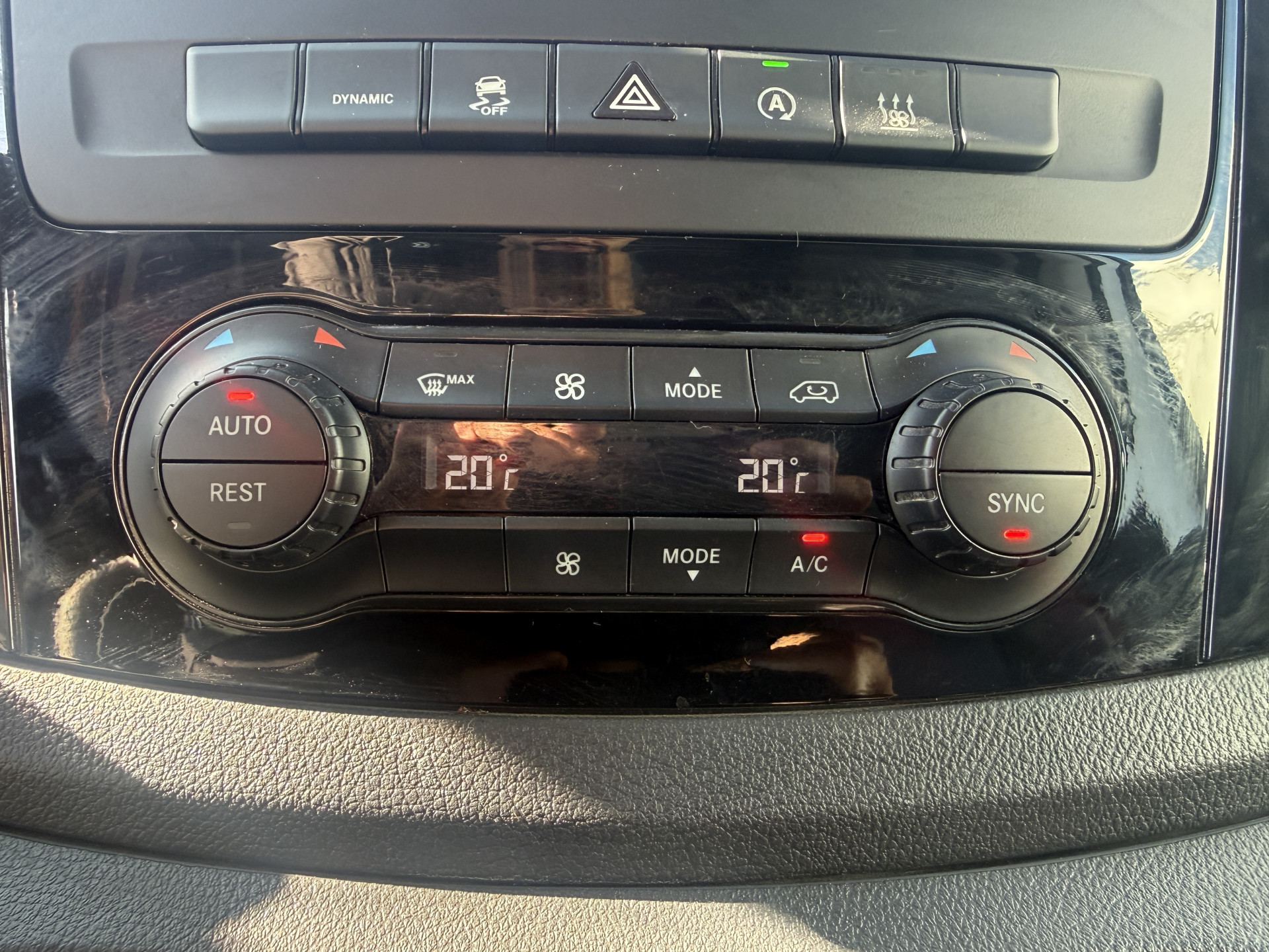 Mercedes-Benz Vito 119 1.9 CDI L2 190pk Automaat LE0 Dubbele Schuif Cruise Control Climate Control Trekhaak Carplay Camera Parkeersensoren v+a