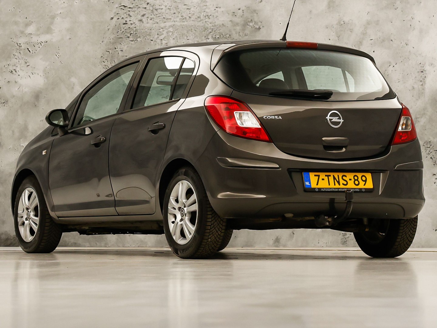 Opel Corsa 1.2-16V Sport (5 DEURS, NAVIGATIE, LM VELGEN, SPORTSTOELEN, ELEK RAMEN, TREKHAAK, NIEUWSTAAT)