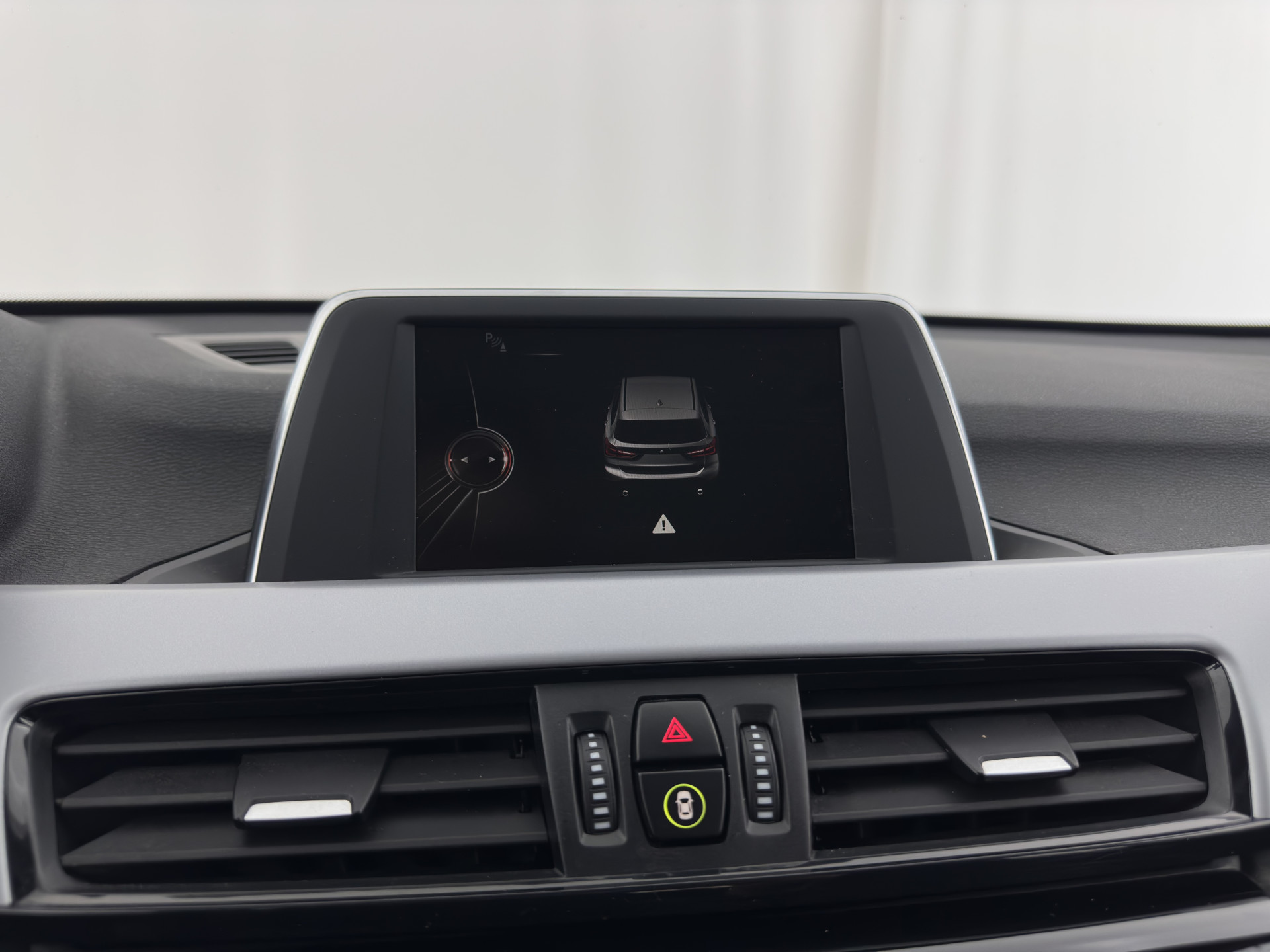 BMW X1 sDrive20i Executive (INCL-BTW) Aut. *LED-LIGHTS | NAVI-FULLMAP | COMFORT-SEATS | ECC | PDC | CRUISE | TOWBAR | 17''ALU*