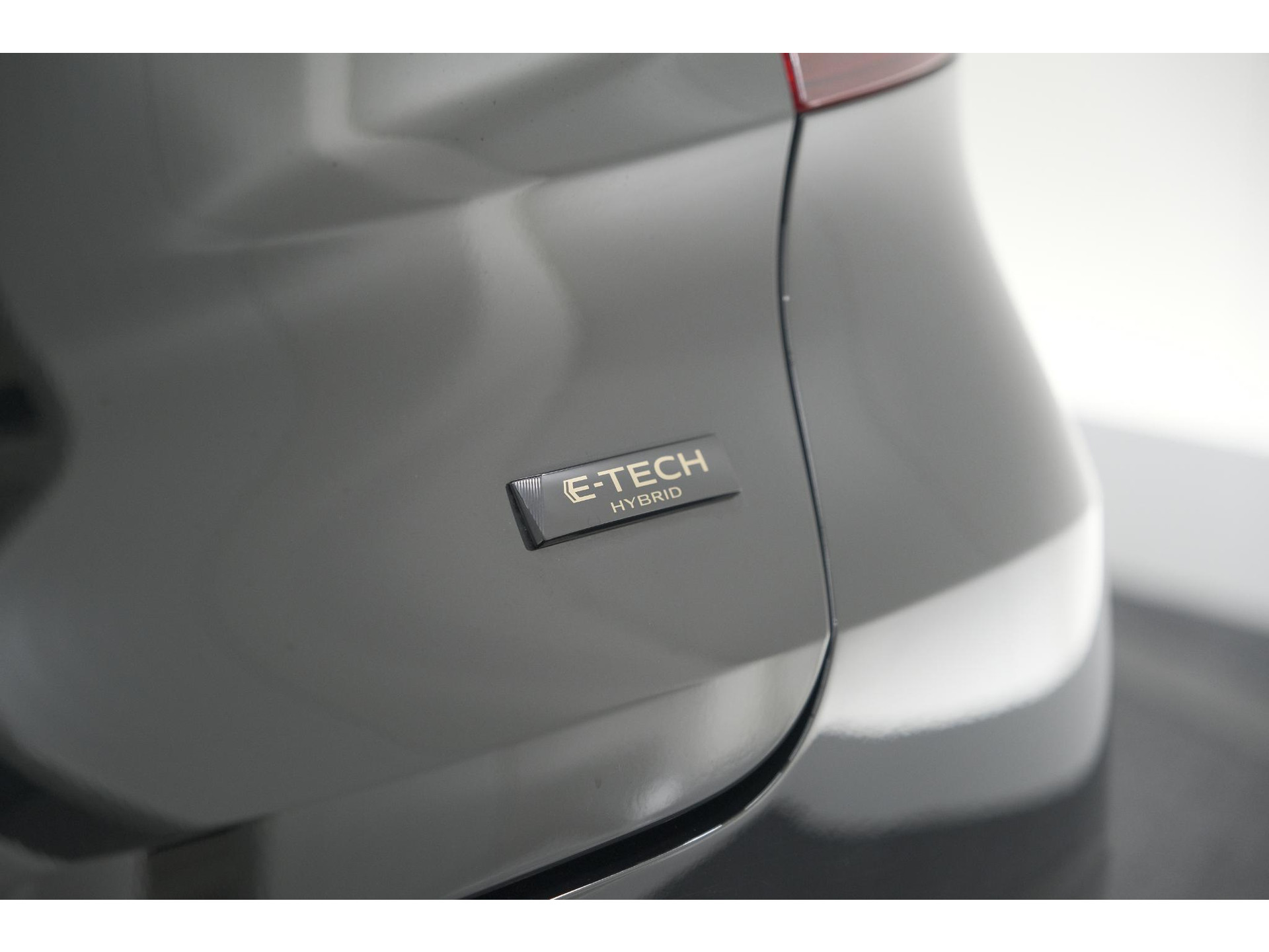 Renault Captur 1.6 E-Tech Hybrid 145 Techno | Pack Parking | Camera | Navigatie | Apple CarPlay