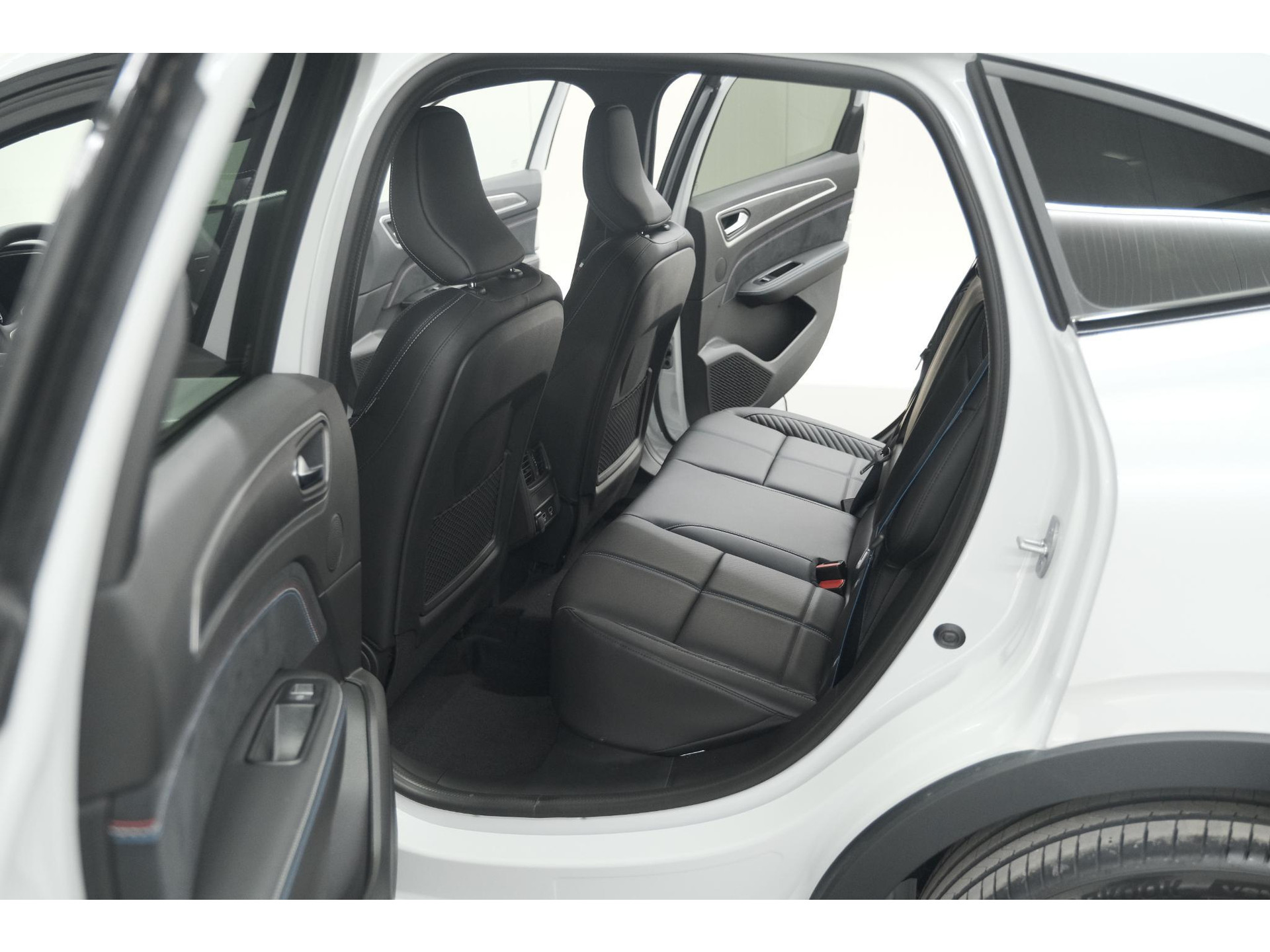 Renault Arkana 1.6 E-Tech hybrid 145 Esprit Alpine | 360 Camera | Adaptieve Cruise Control | Pack Winter | Dodehoekdetectie