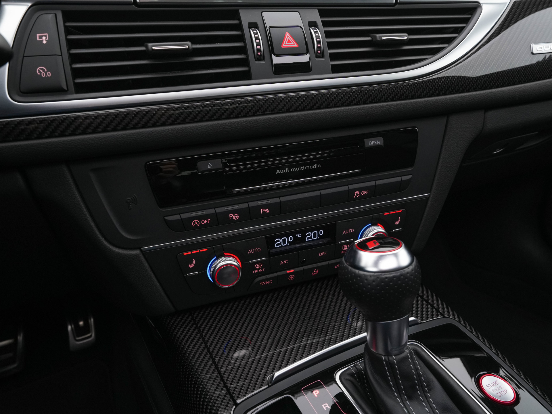 Audi RS6 Avant 4.0 TFSI Quattro *MILLITEK-EXHAUST | CERAMIC-BRAKES | PANO | LEATHER-ALCANTARA | FULL-LED | TOP-VIEW | BLIS | MEMORY-PACK | CARBON-INT. | BOSE-SOUND | LANE-ASSIST | KEYLESS | DAB+ | SPORT-SEATS | SHIFT-PADDLE