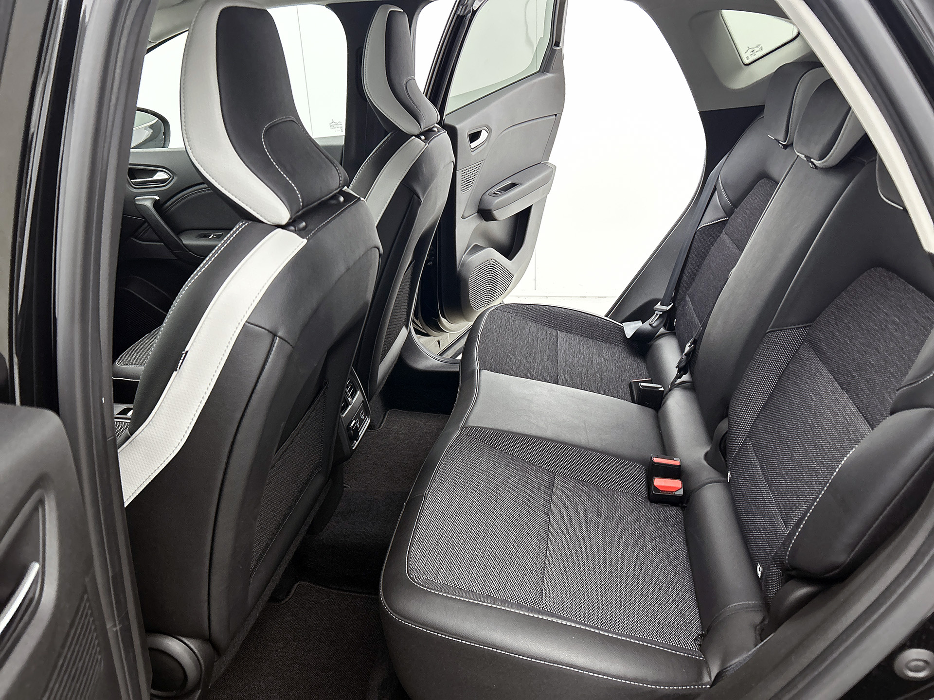 Renault Captur E-Tech full hybrid 145PK Techno | CAMERA | NAVI GROOT | STOELVERWARMING | KEYLESS